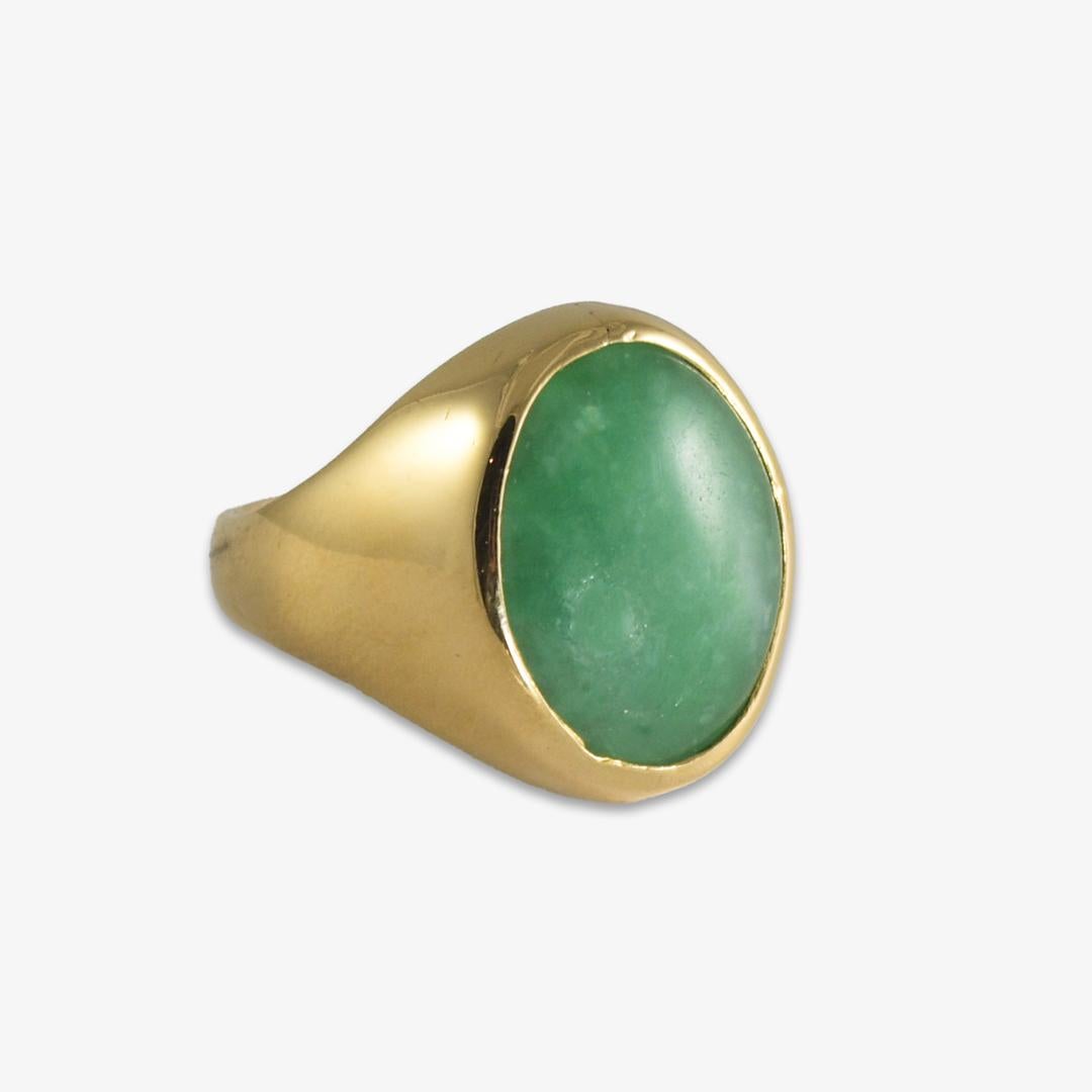 22k yellow gold and green jade ring.
The ring is stamped 22k and weighs 10.6 grams.
The jade measures 15.3mm by 11.7mm, a nice green color.
Ring size is 6 and can be sized, up or down, one size or less for an extra fee.
Very nice condition.