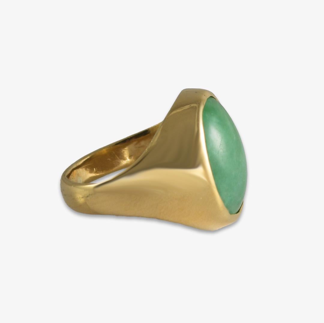 Oval Cut 22K Yellow Gold Green Jade Ring 10.6g For Sale