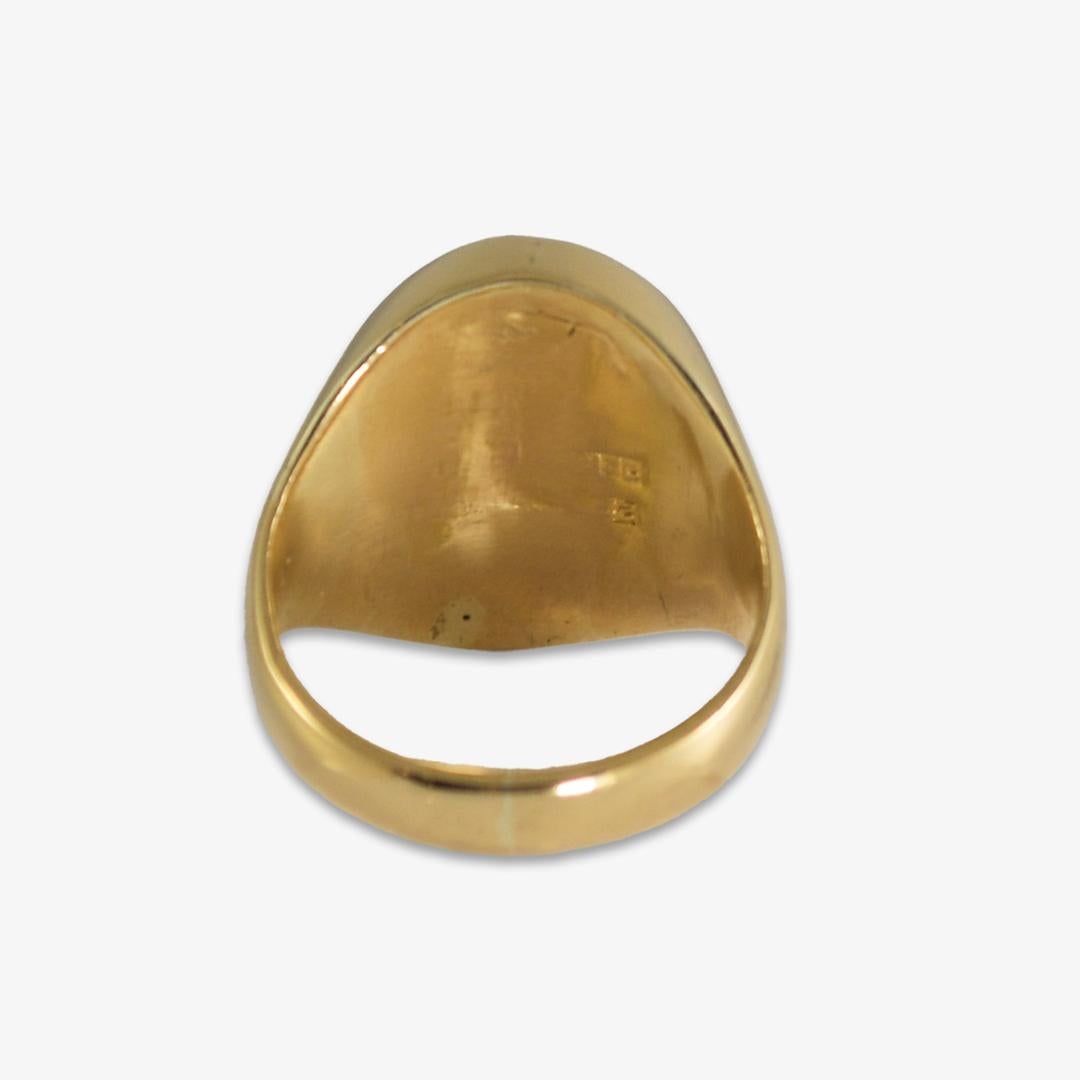 22K Yellow Gold Green Jade Ring 10.6g In Excellent Condition For Sale In Laguna Beach, CA