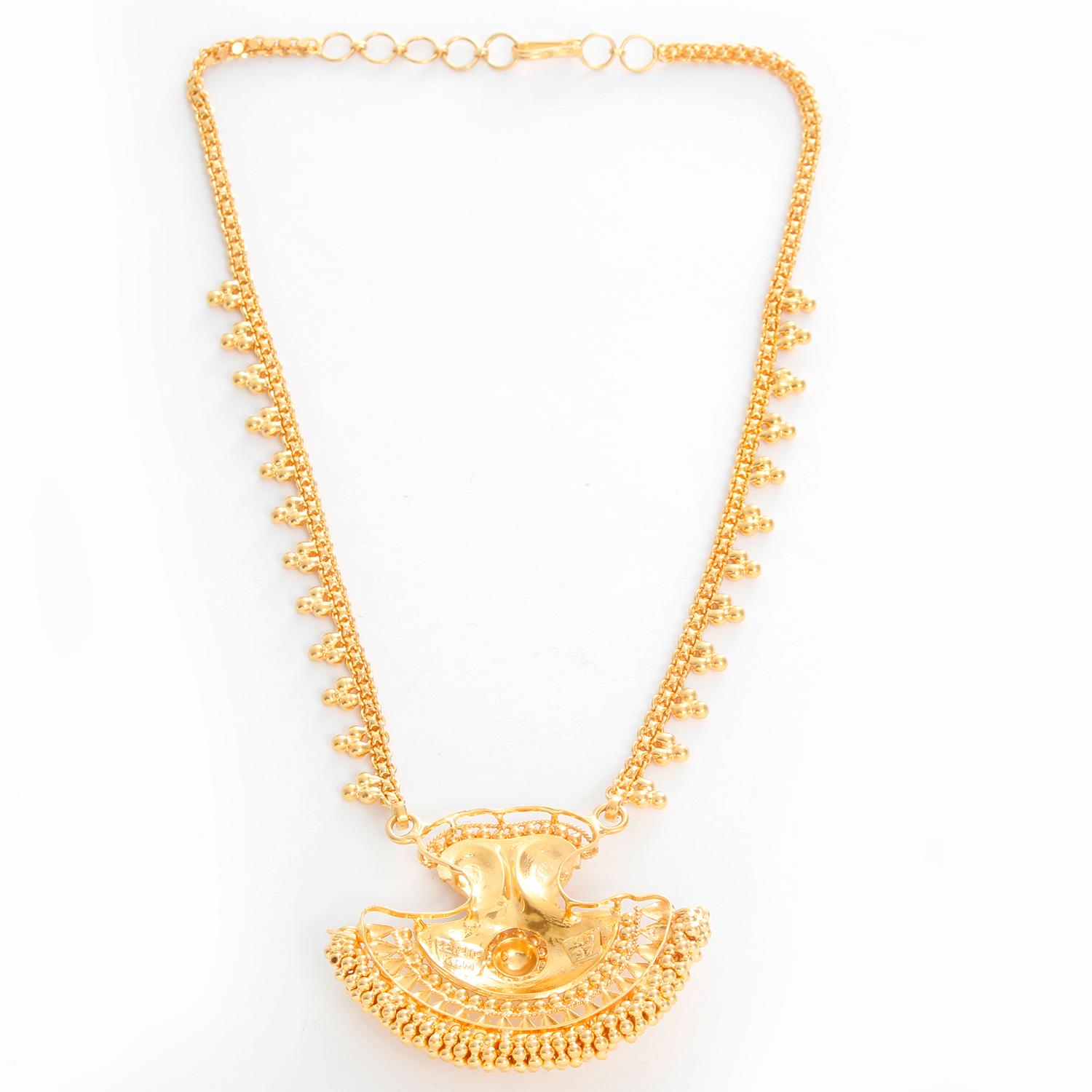 Aesthetic Movement 22 Karat Yellow Gold Indian Design Necklace
