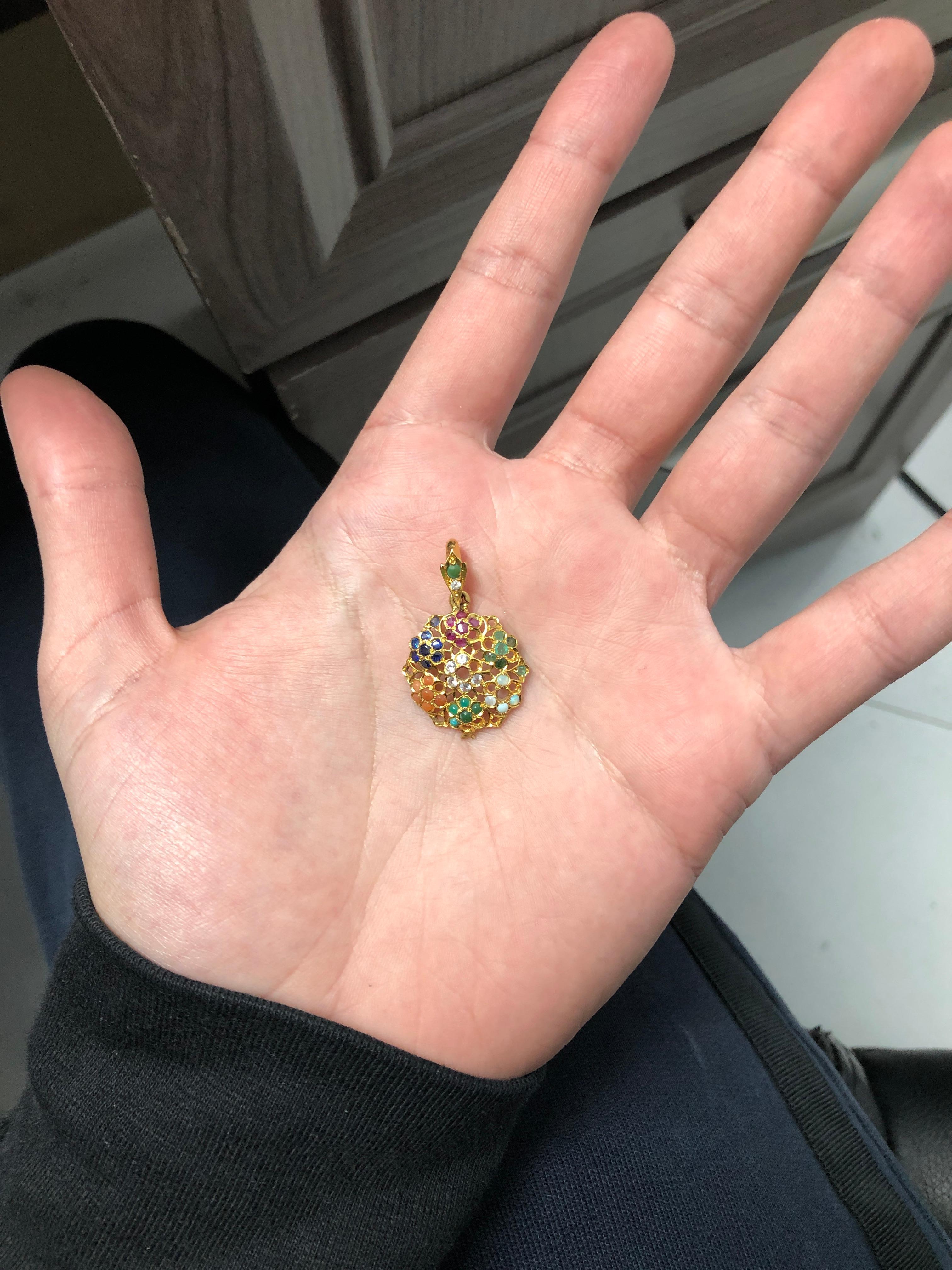 22K Yellow Gold Multi-Gem Pendant In Good Condition For Sale In New York, NY