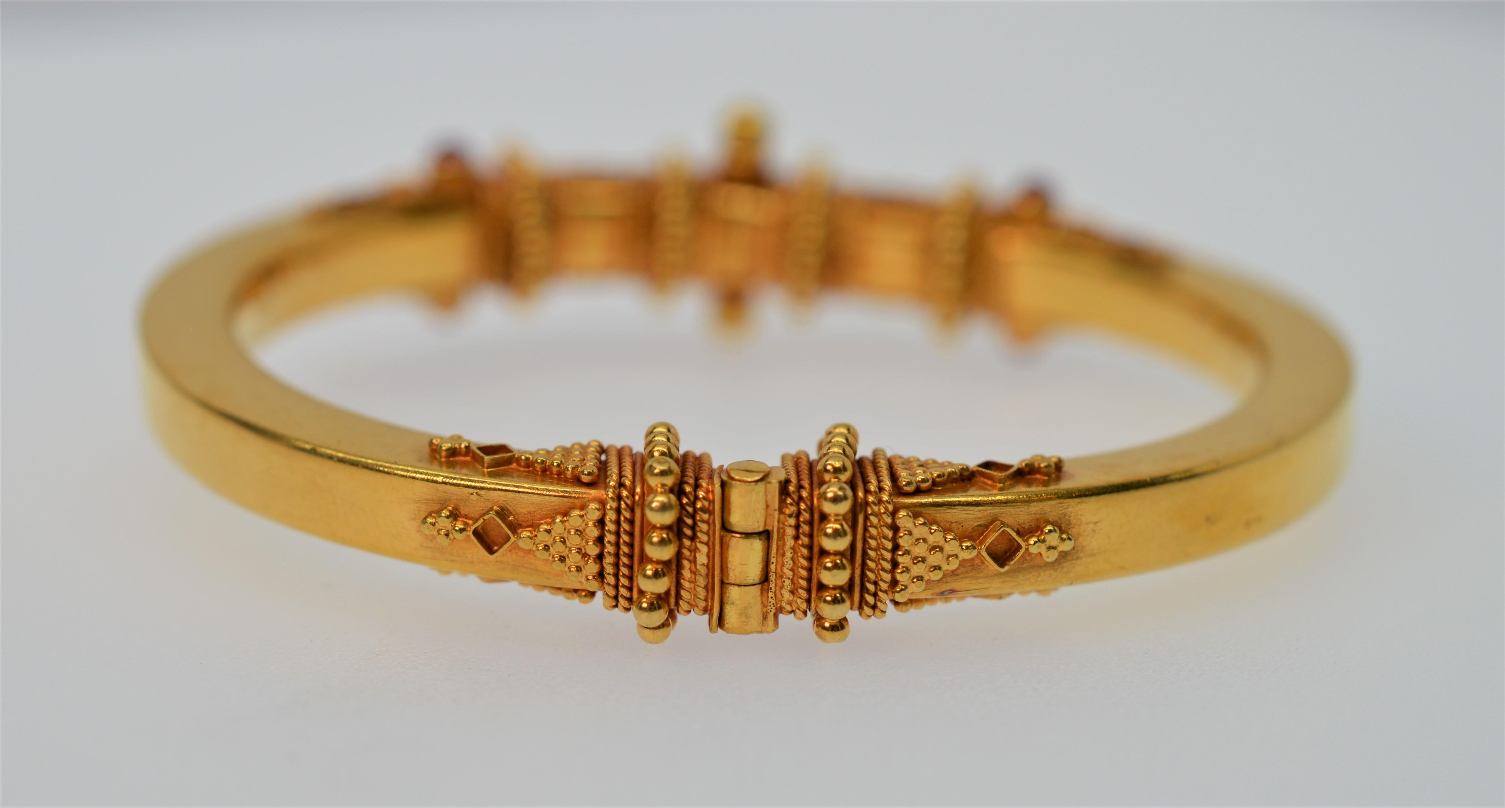 Round Cut 22K Yellow Gold Ornate Bangle Bracelet & Ruby Gold Pendant Necklace Set  