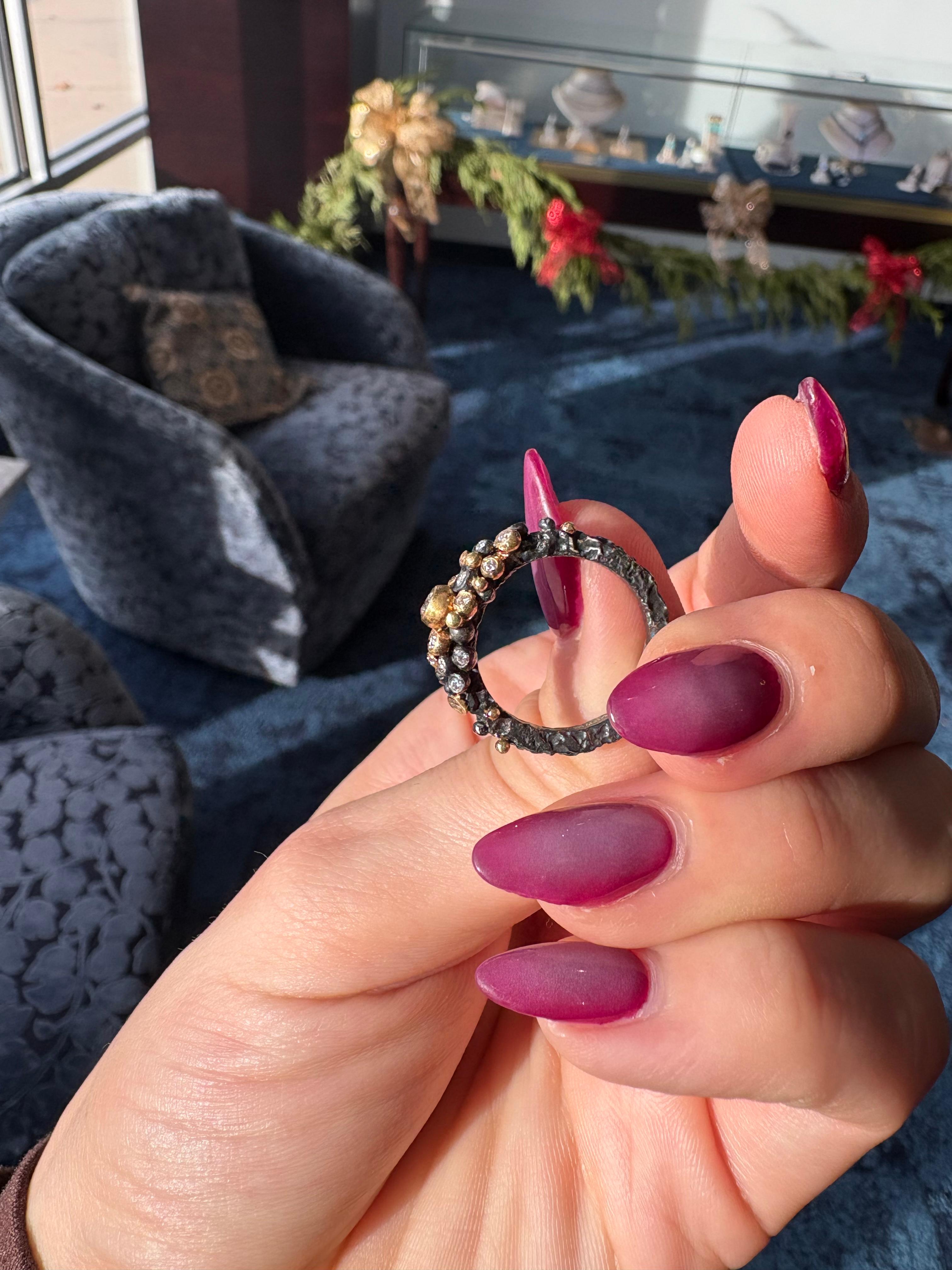 22K Yellow Gold / Oxidized Sterling Silver and Round Brilliant Cut Diamond Ring en vente 1