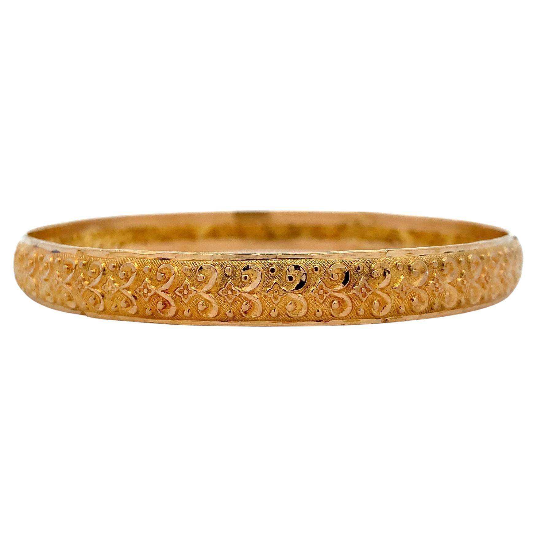 22k Yellow gold patterned matching bangle bracelets