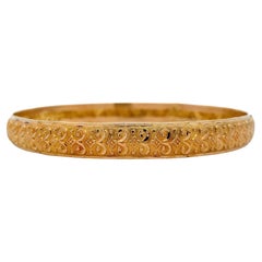 22k Yellow gold patterned matching bangle bracelets