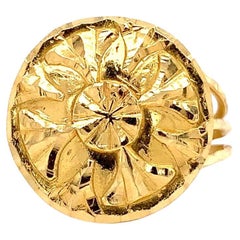 22k Yellow gold round coin shaped signet ring
