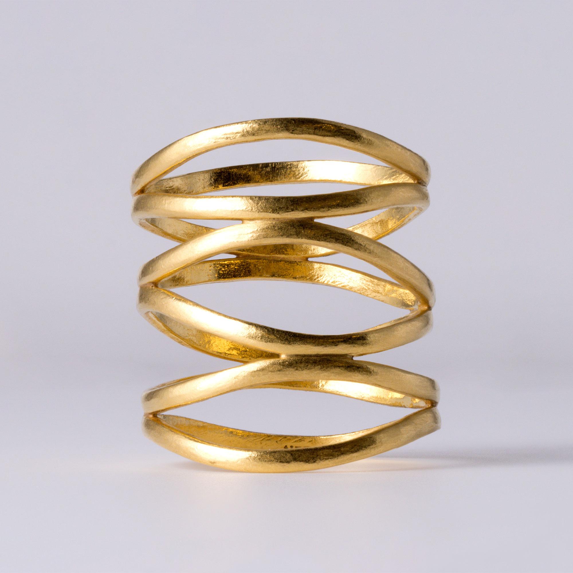 Anello di dichiarazione a spirale in oro giallo 22K a strati multipli e a fascia larga in vendita 4