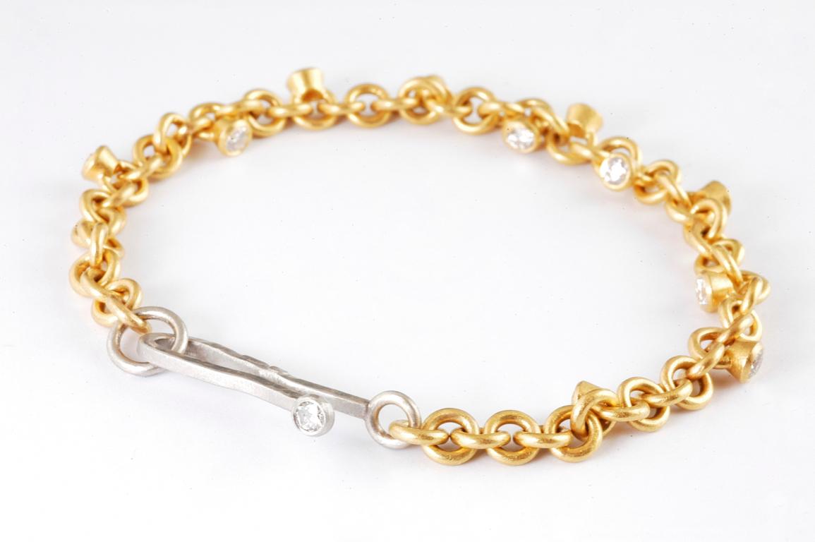 Round Cut 22 Karat Gold Handmade Link Bracelet with Brilliant Cut Diamond Charms For Sale
