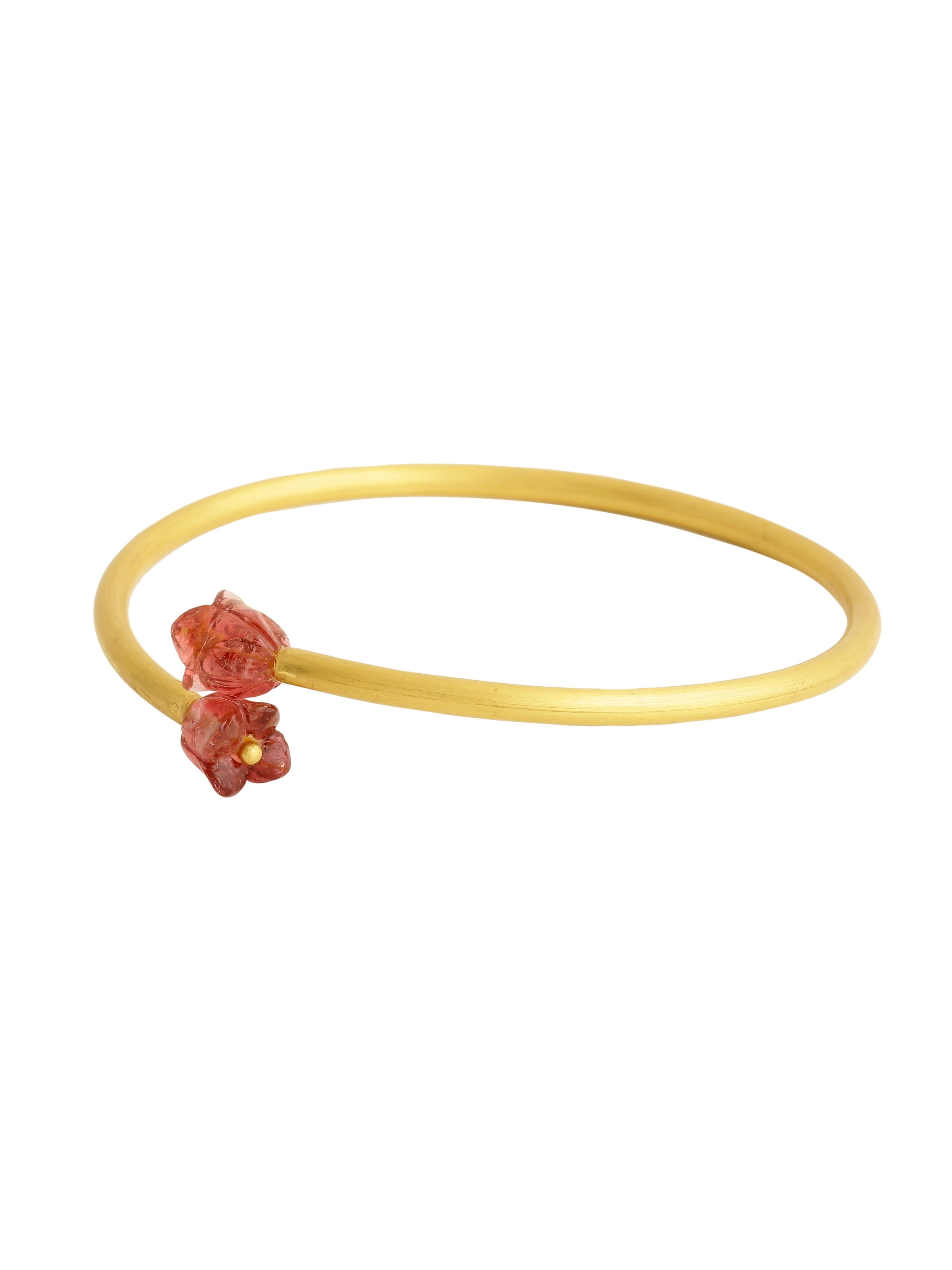22 Karat Gold handgefertigter flexibler Armreif mit Turmalinblumen-Paar (Moderne) im Angebot