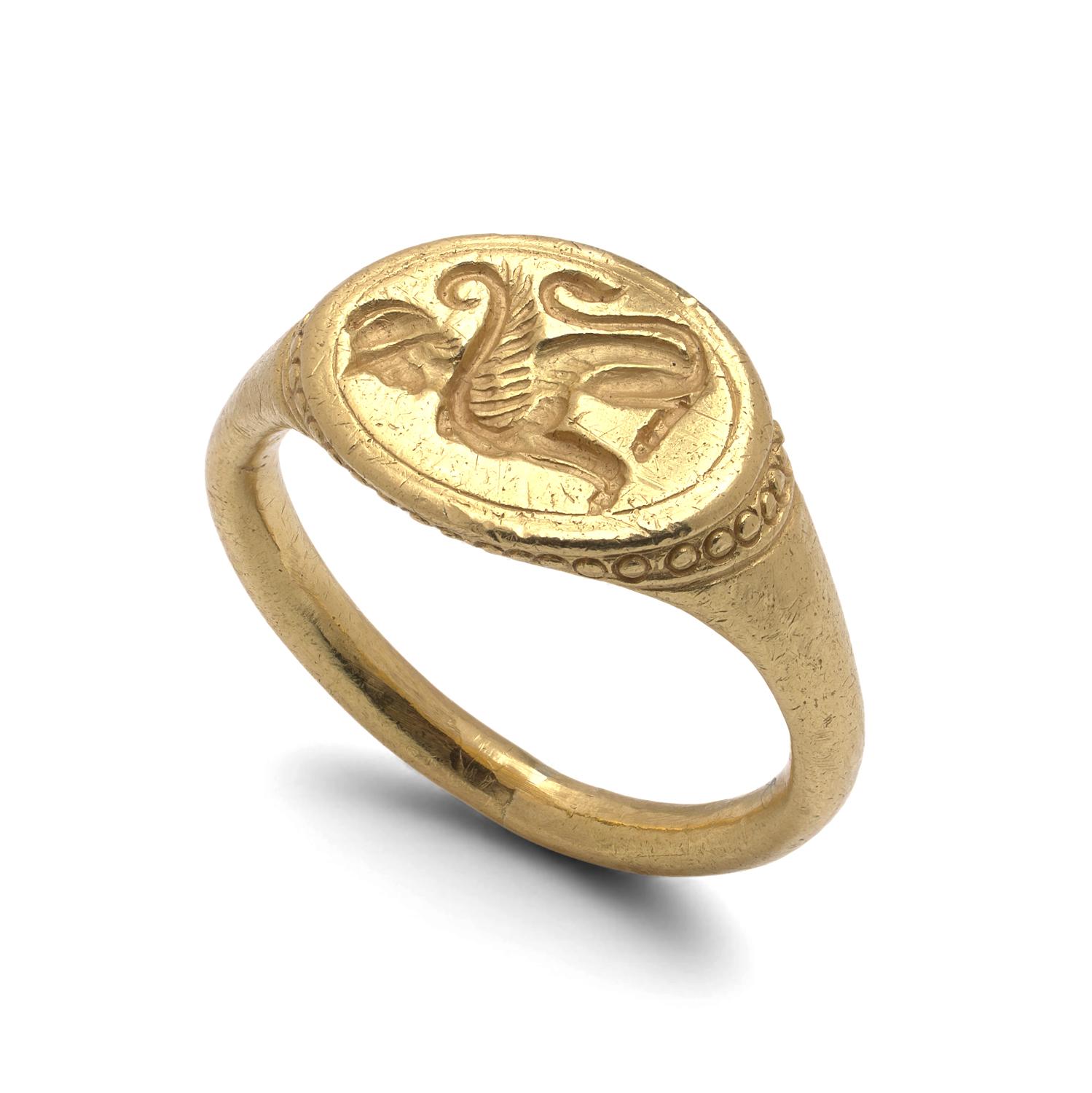 Georgian 22KT Antique Gold Signet Ring with Griffon Motif, c.18th Century For Sale