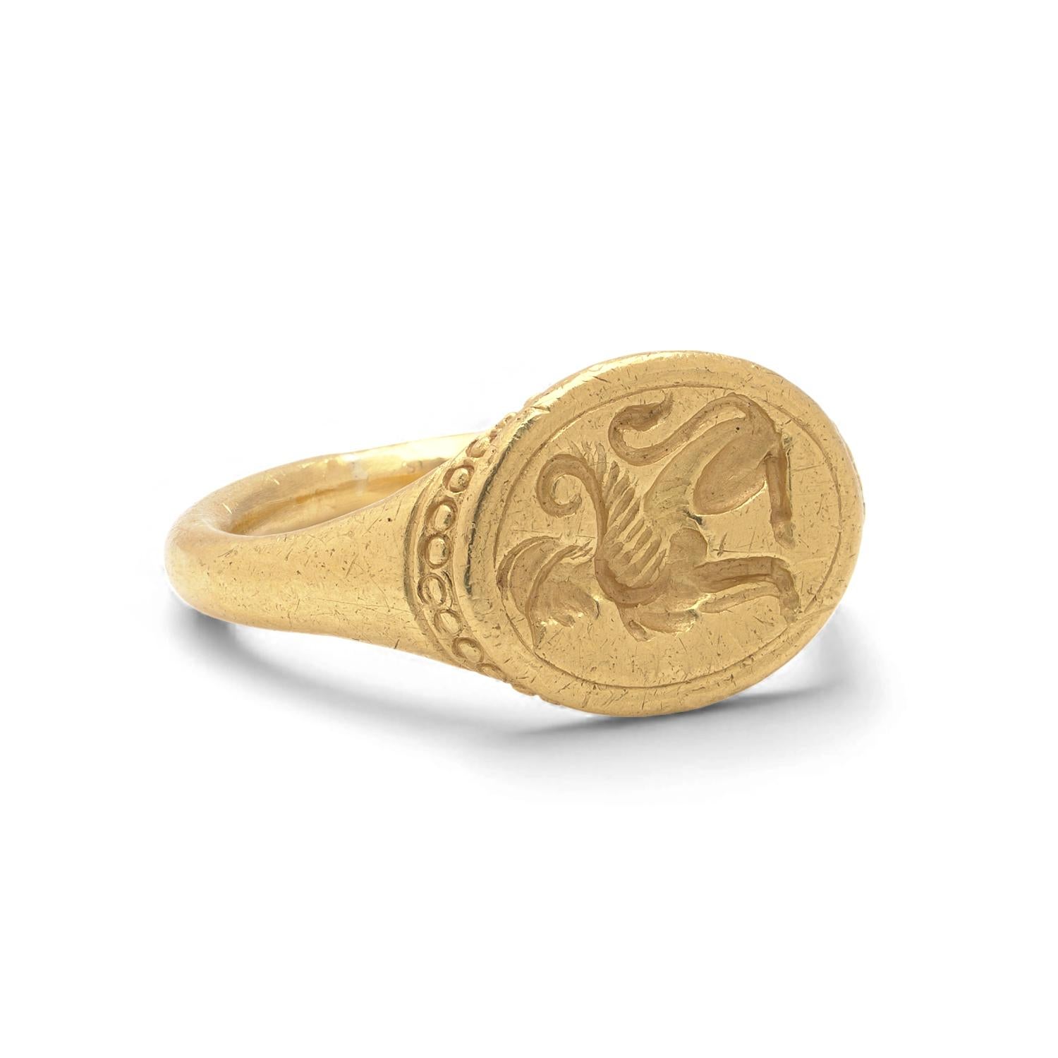 22KT Antique Gold Signet Ring with Griffon Motif, c.18th Century For Sale 1