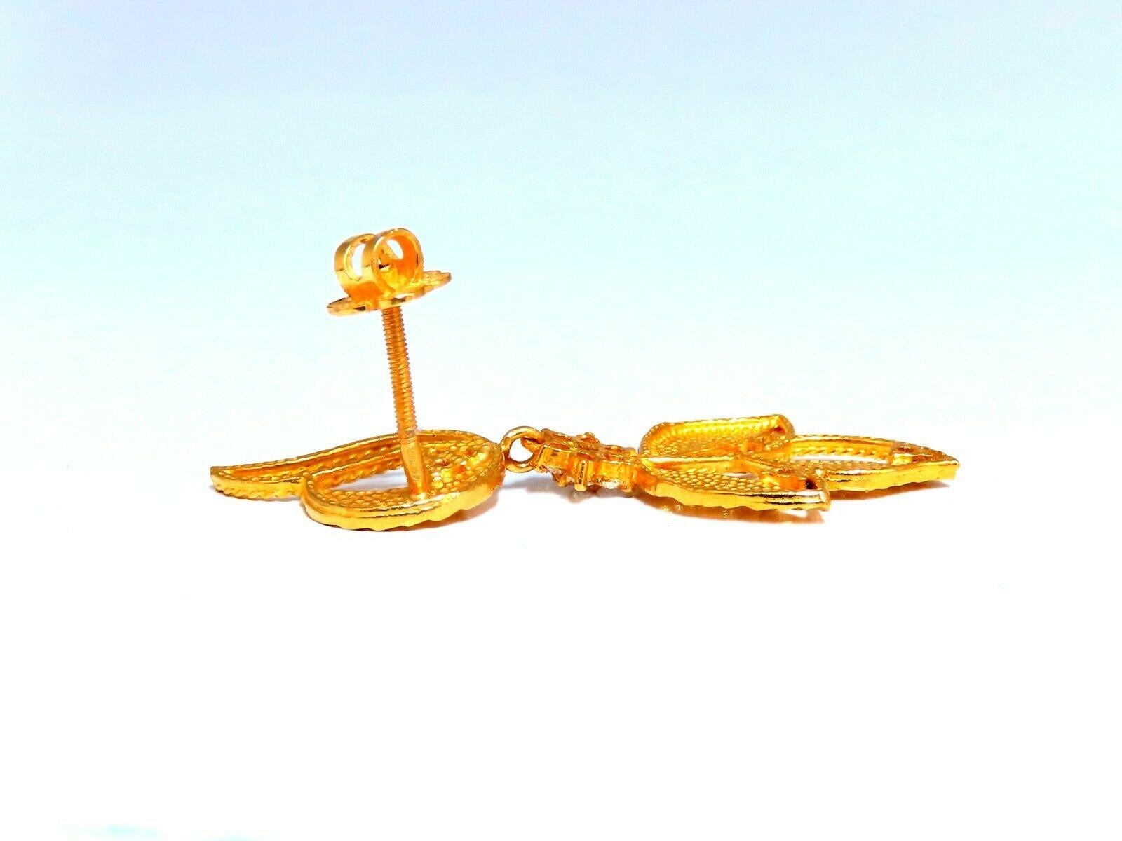 22kt Gold Diamonds Dangle Floral Patina Earrings In New Condition For Sale In New York, NY