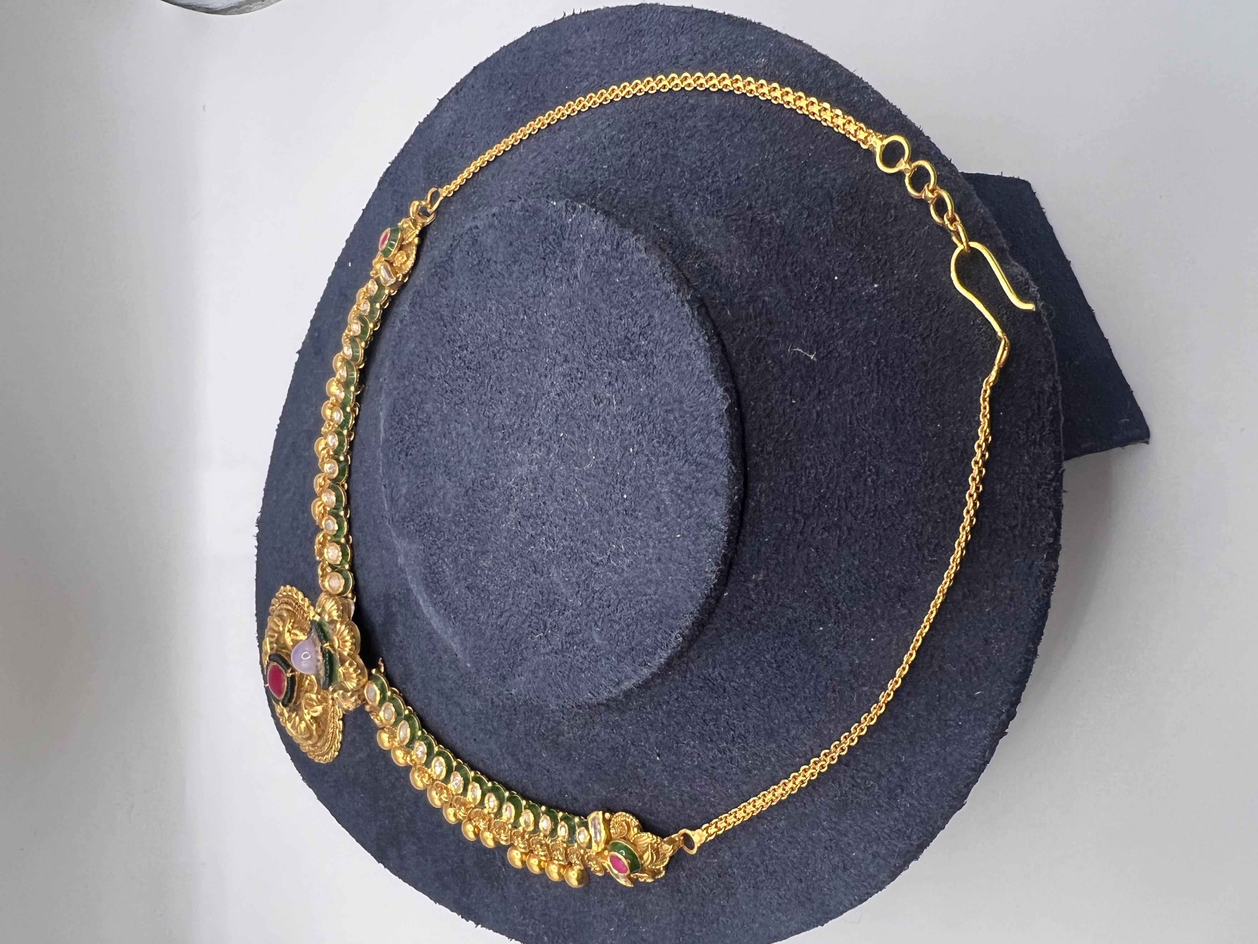 Collana in oro 22kt con smalto, diamanti e pietre colorate in vendita 2