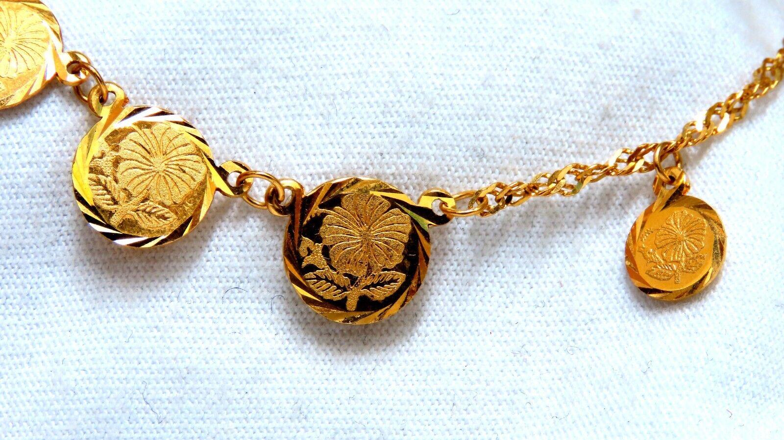 22 Karat Gold Flower Motif Dangling Disc Necklace For Sale 1