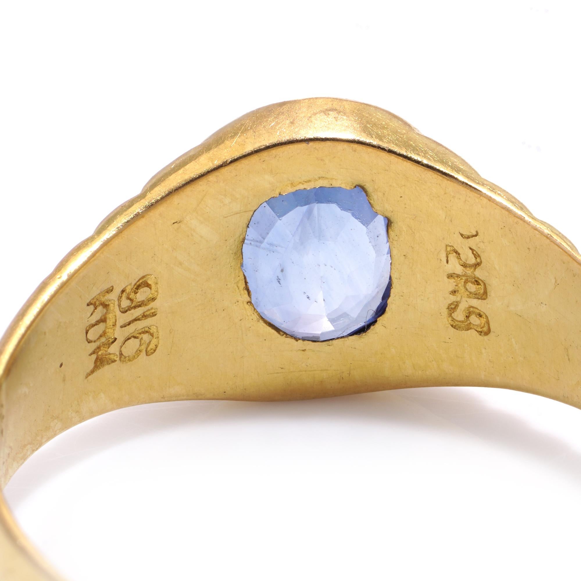 22KT.  yellow gold men's 0.75 cts of blue sapphire ring.  For Sale 1