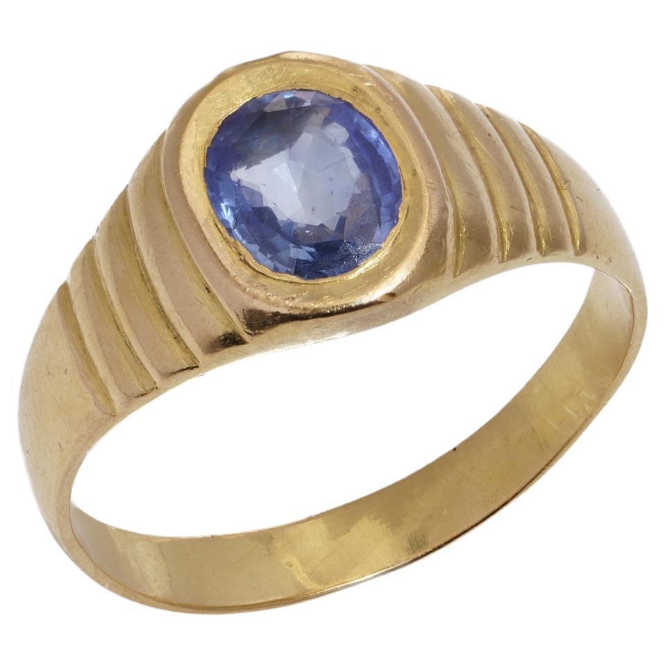 22KT.  yellow gold men's 0.75 cts of blue sapphire ring. 