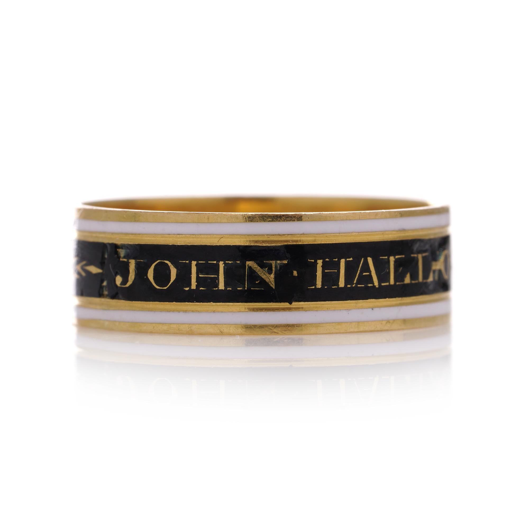 22kt Yellow Gold Mourning Ring with Enamel Band  For Sale 1