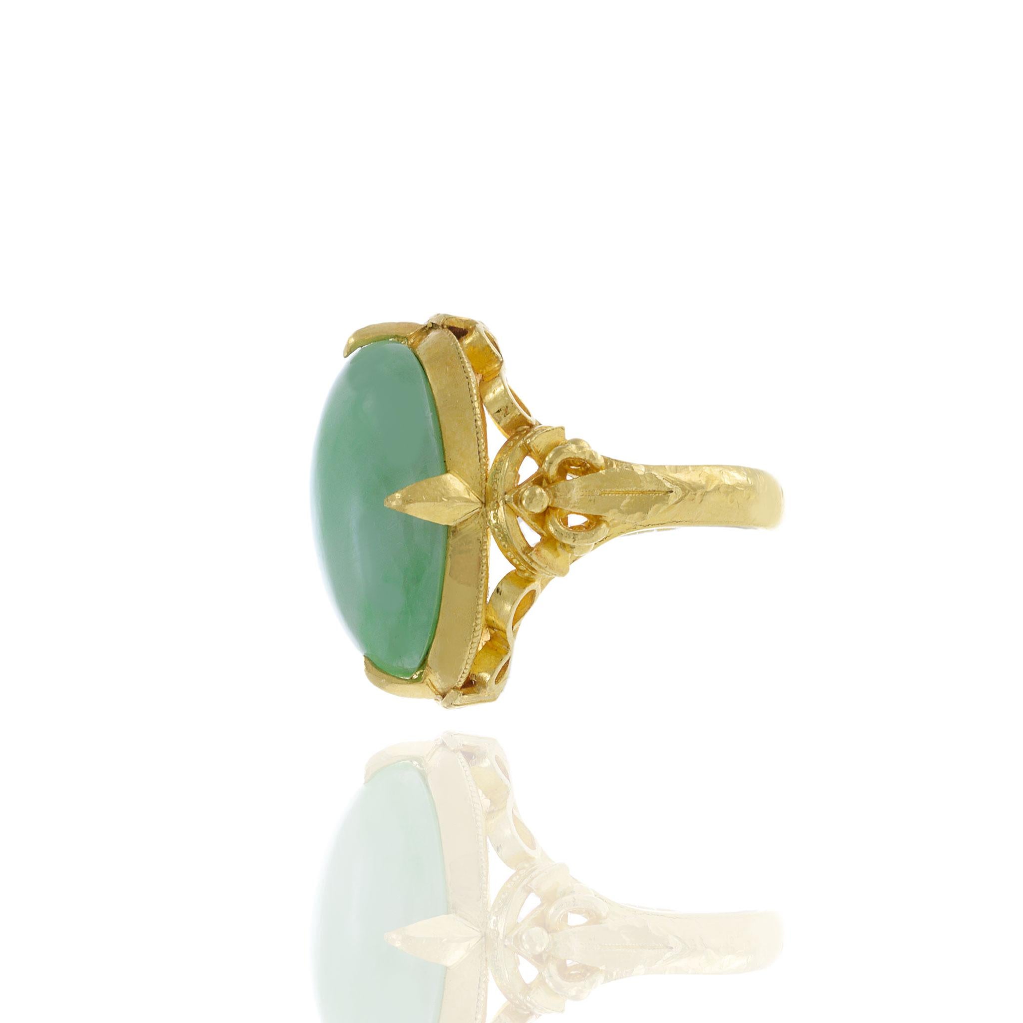 22KT Cabachon-Ring aus grüner Jade mit Gelbgoldfassung für Damen oder Herren