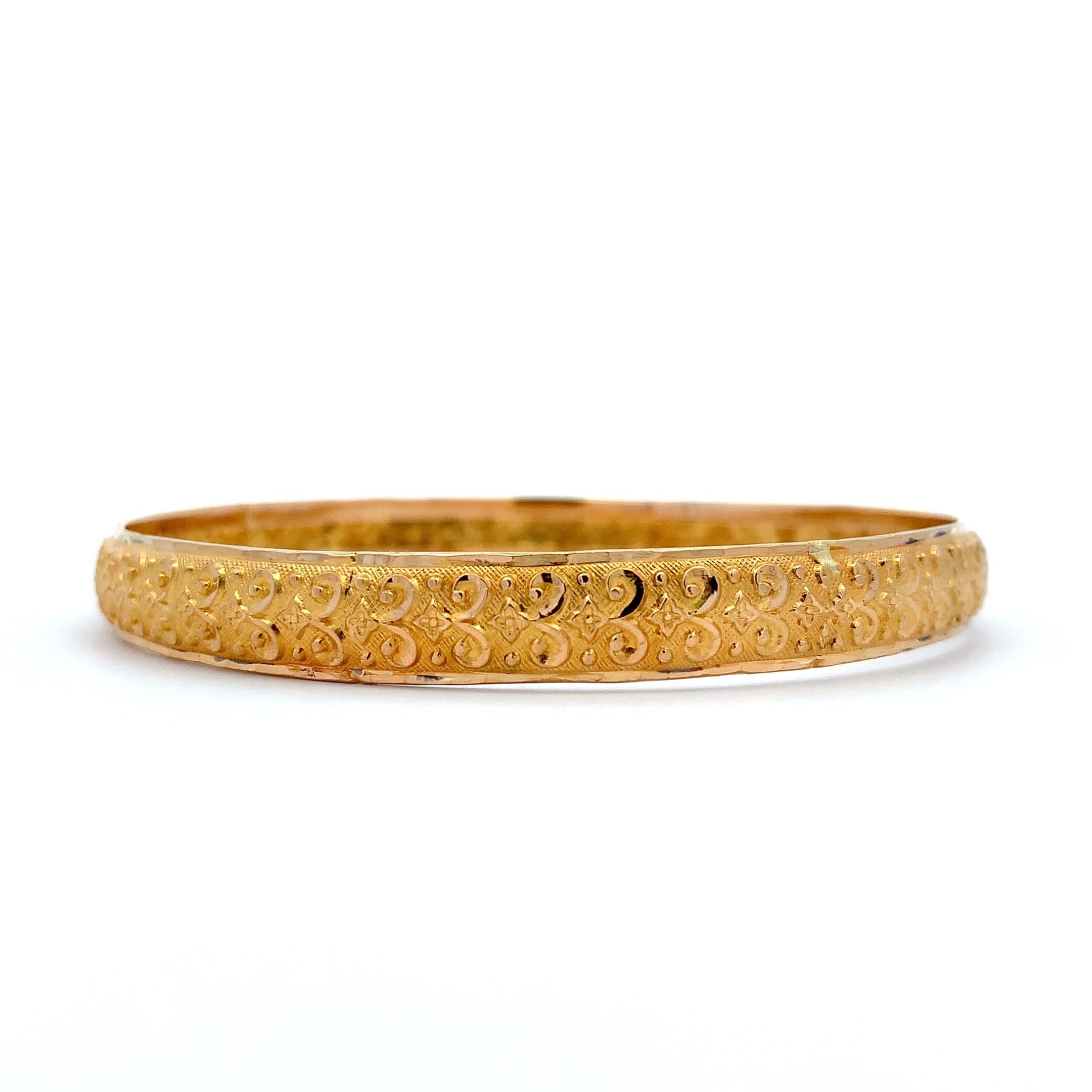 Bracelet chunky en or jaune 22k à motifs en vente 1