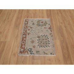 2'2"x3'1" Beige Broken Pattern with Oushak Design Hand Knotted Pure Wool Mat Rug