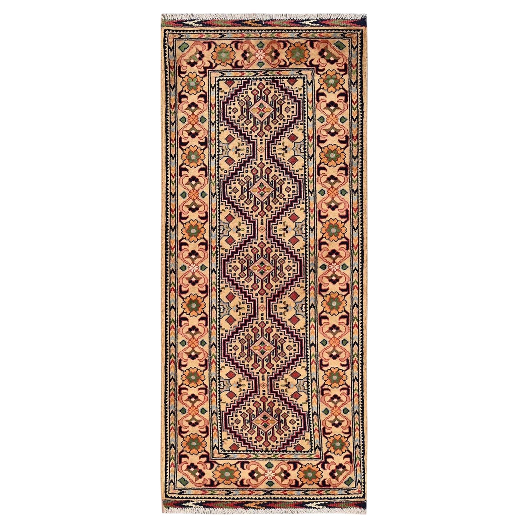 2'2" x 5'1" – Beiger, handgeknüpfter Läufer aus Wolle mit geometrischem Andkhoy-Muster