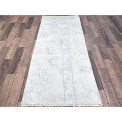 Alfombra de pasillo de lana anudada a mano, estilo Tabriz persa vintage, «Fragmento de marfil», de 2'2" x 5'10"