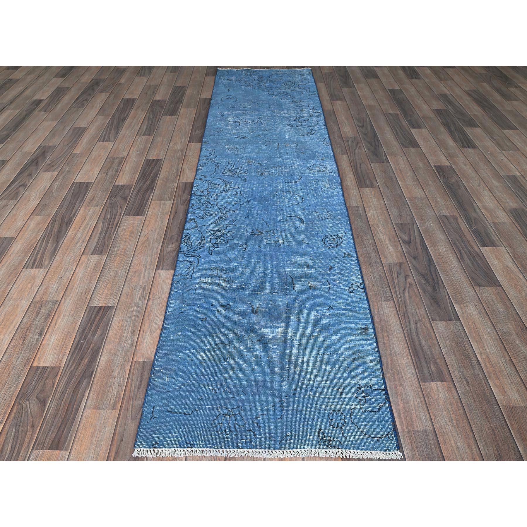 Blu Bayern, Tabriz persiano d'epoca sovratinto, consumato e rovinato, lati e estremità fissati professionalmente, ritagliato sottile, annodato a mano, 100% lana, frammento, runner stretto, tappeto orientale
Materiali primari: Lana
Lattice: No Pile