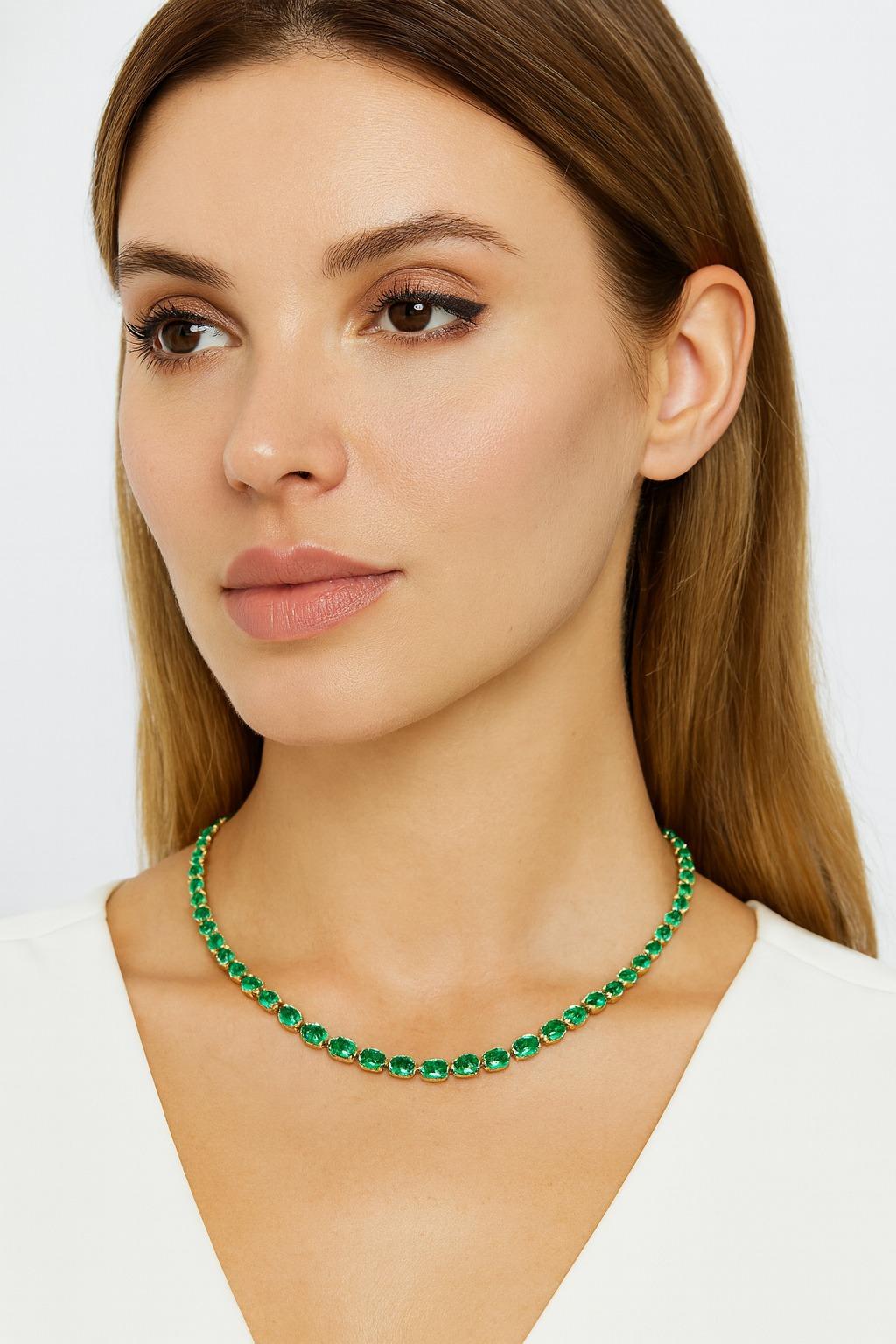 Contemporain Collier de tennis en émeraude colombienne de 23 carats  Fabriqué en or jaune massif 18K en vente