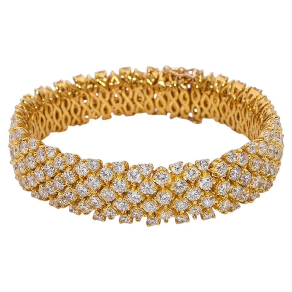 Pulsera llamativa de oro amarillo de 18 quilates con diamantes de 23 quilates en varias filas