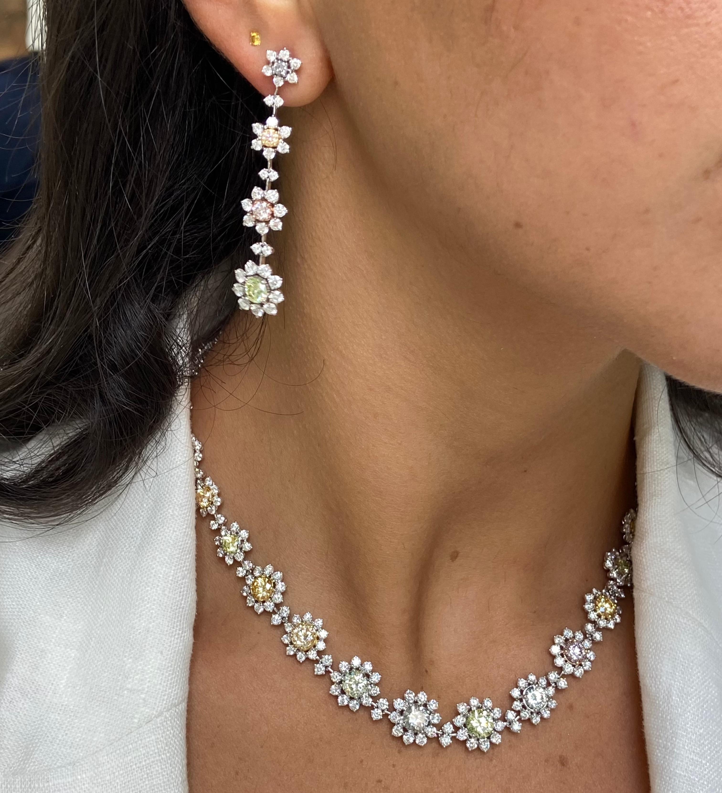 Rare Colors Mixed Fancy Color Diamond Floral Necklace In New Condition For Sale In New York, NY