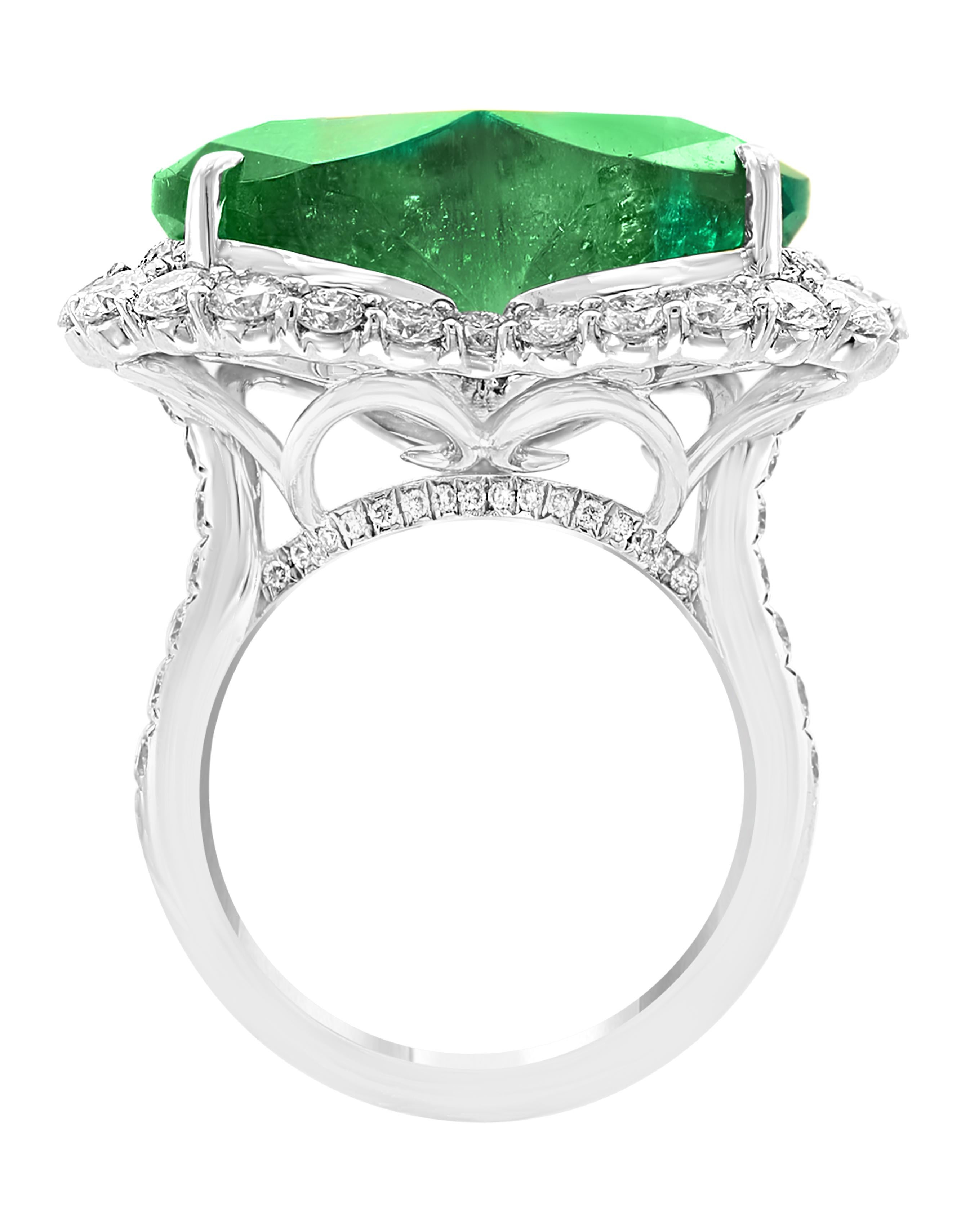 AGL Certified Minor 23+ Ct Heart Shape  Colombian Emerald & Diamond 18 Kt Ring  In Excellent Condition In New York, NY
