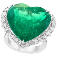 AGL Certified Minor 23+ Ct Heart Shape  Colombian Emerald & Diamond 18 Kt Ring 