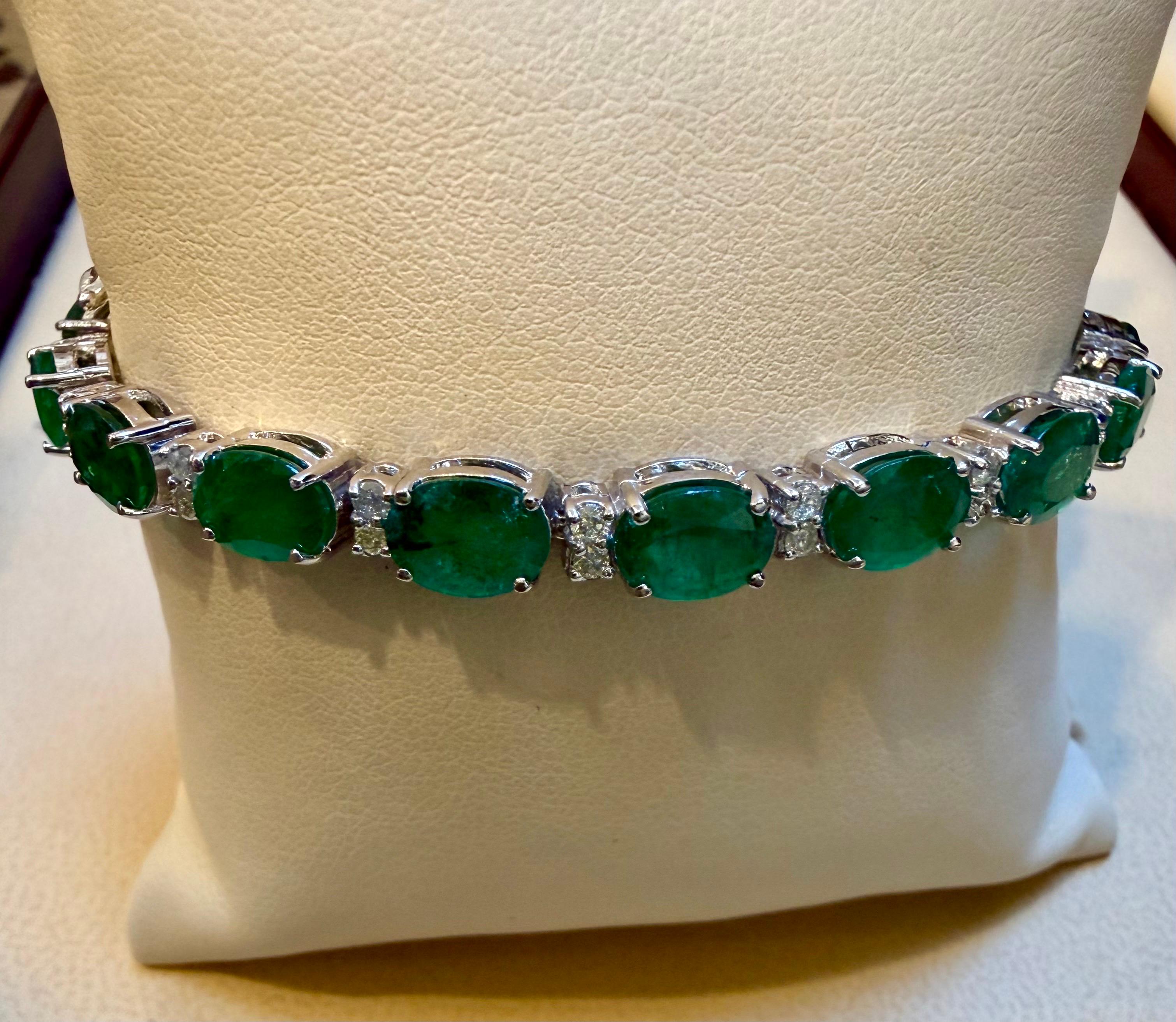 23 Carat Natural Zambian Emerald & 1.6 Ct Diamond Tennis Bracelet 14 Karat Gold For Sale 8