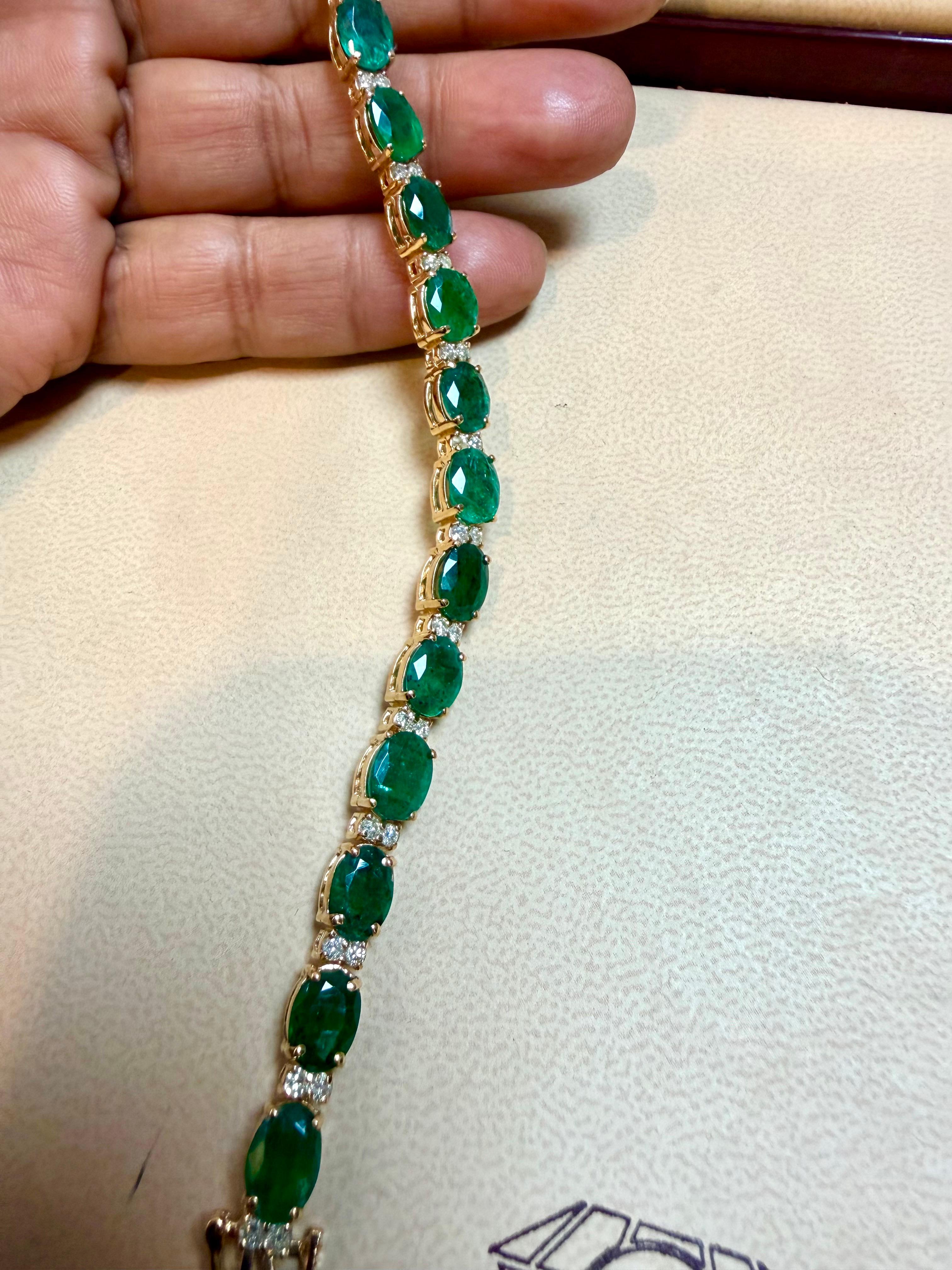 23 Carat Natural Zambian Emerald & 1.6 Ct Diamond Tennis Bracelet 14 Karat Gold For Sale 1