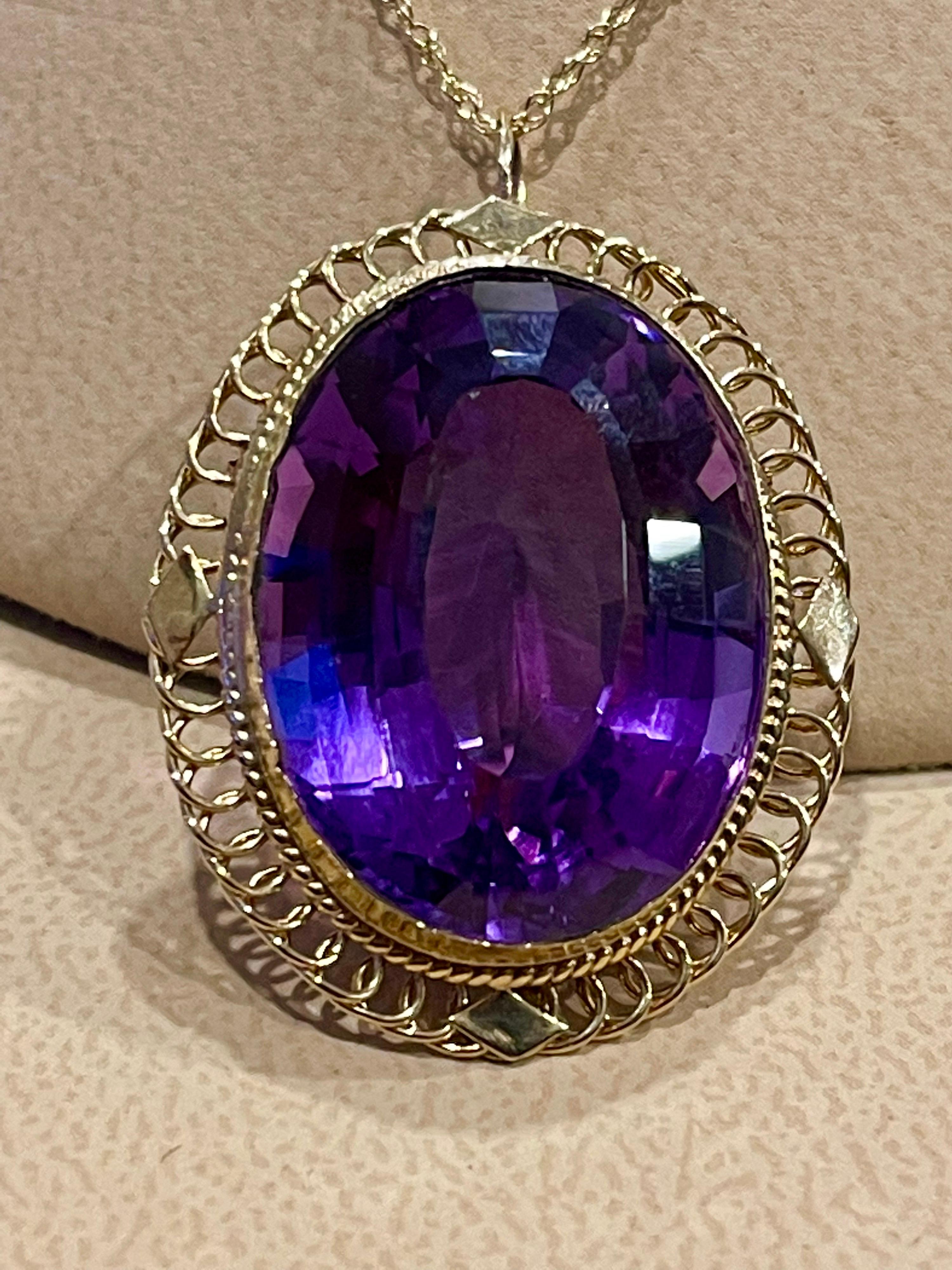 23 Carat Oval Amethyst Pendant Chain Necklace 14 Karat Yellow Gold Vintage In Excellent Condition In New York, NY