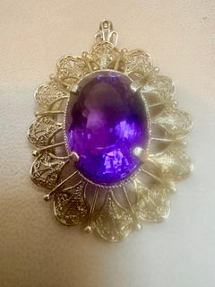 23 Carat Oval Amethyst Pendant  Necklace 18 Karat Yellow Gold Vintage