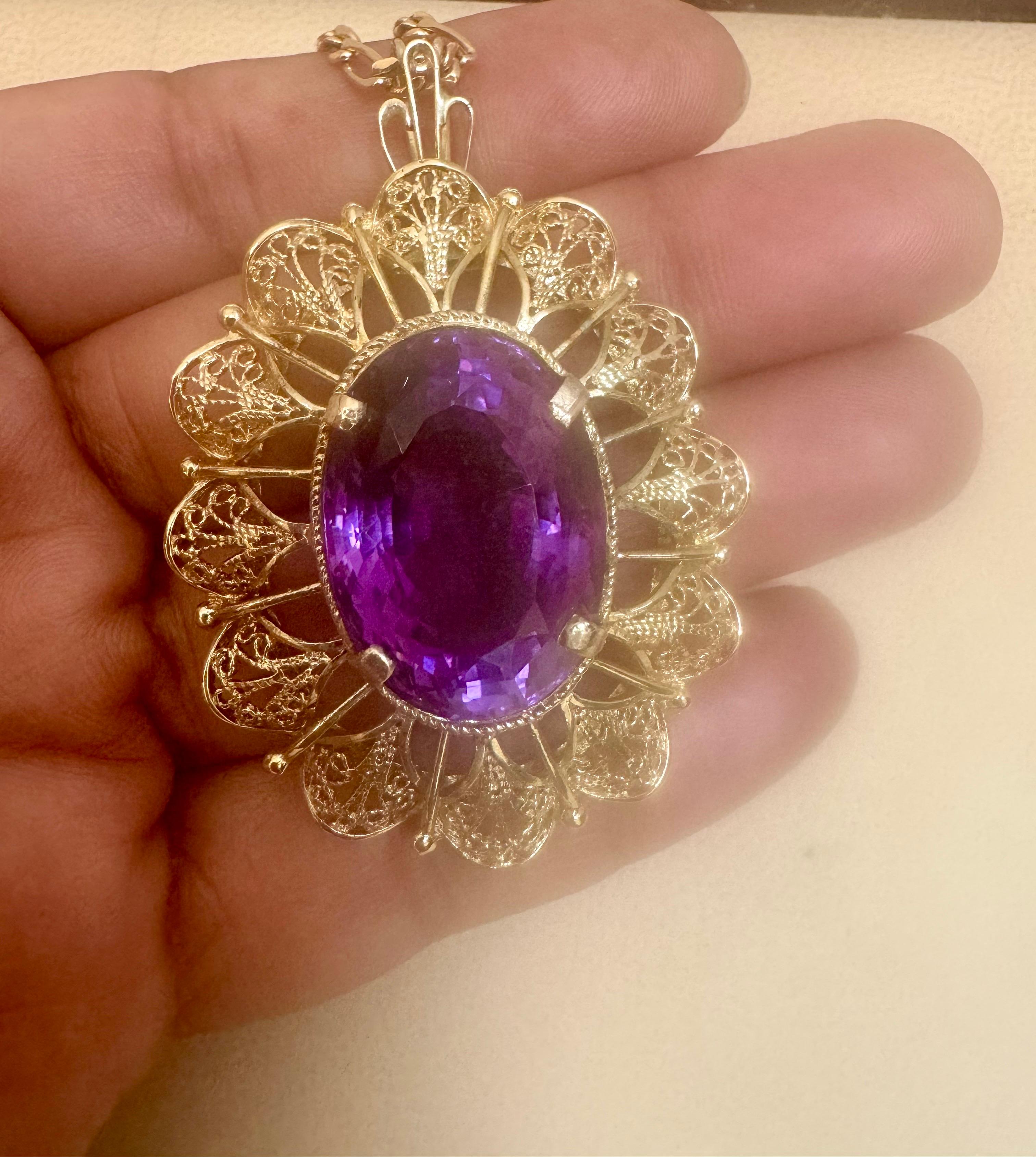 23 Carat Oval Amethyst Pendant  Necklace 18 Karat Yellow Gold Vintage For Sale 2