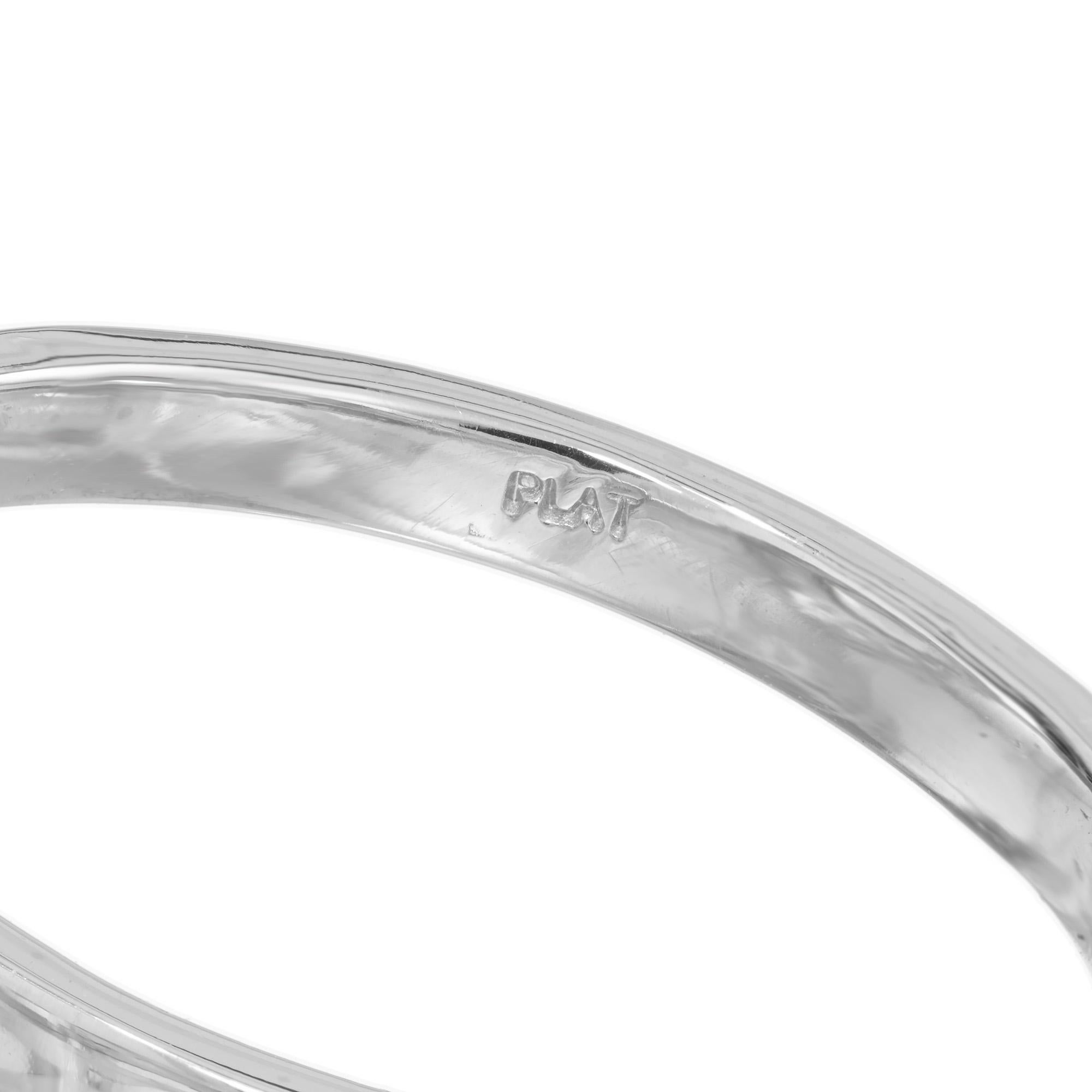 Platin Halo-Ring mit 2,3 Karat ovalem Aquamarin und Diamant  Damen im Angebot