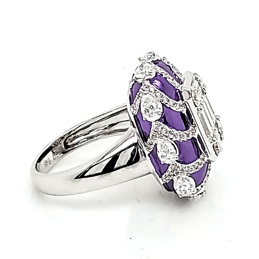 96 White Round Diamonds: 0.60 Carats
8 White Baguette Diamonds: 0.87 Carats
10 White Pear Diamonds: 0.83 Carats
Metal: 18K White Gold, 7.32 Grams
