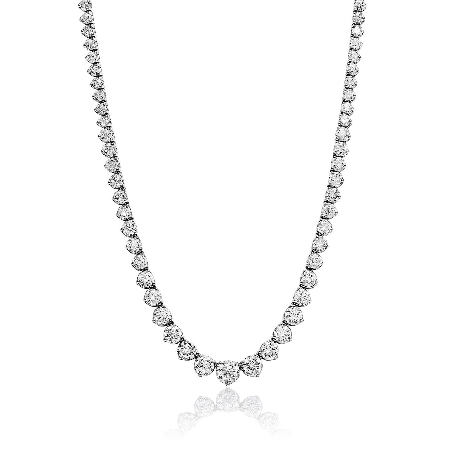 Wir stellen die Earth Mined Diamond Necklace für Damen vor. Diese wunderschöne Halskette ist mit einem atemberaubenden runden Diamanten im Brillantschliff mit einem Gewicht von 22,96 Karat versehen. Der Diamant ist in 14 Karat Weißgold gefasst und