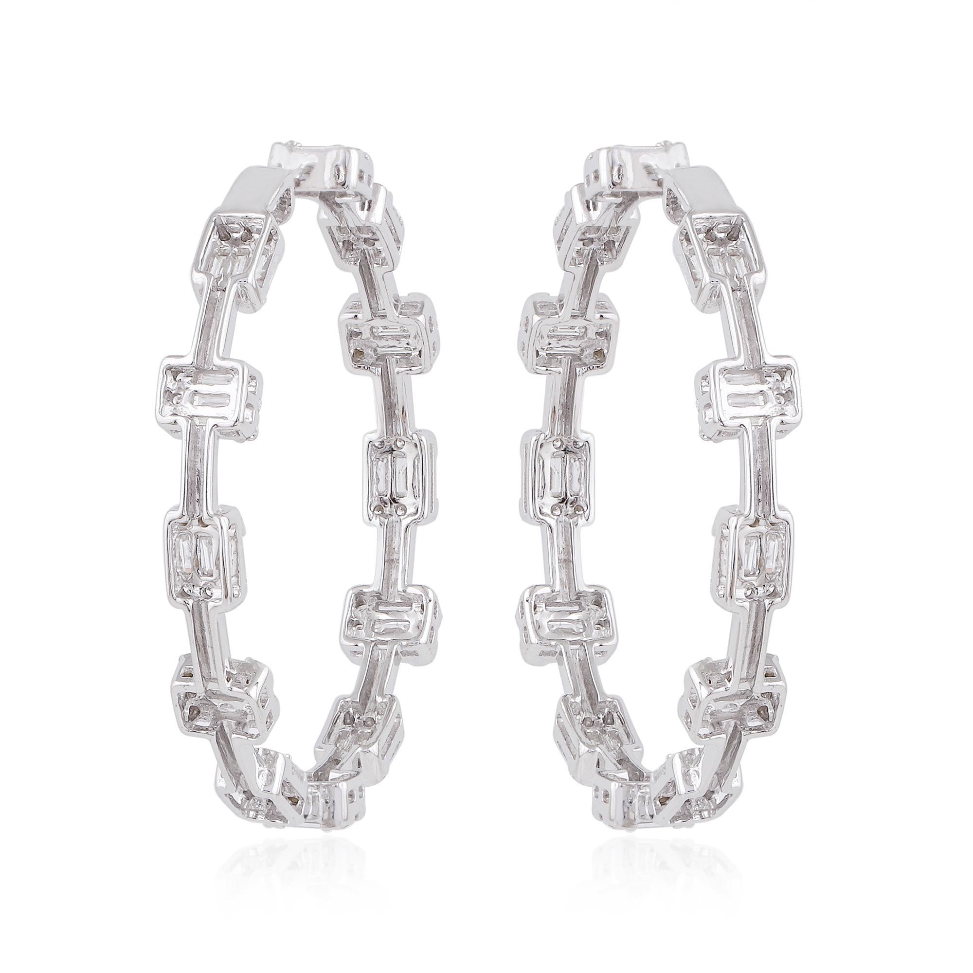 Moderne Créoles en or blanc 18 carats avec diamants baguettes de 2,3 carats de pureté SI en vente
