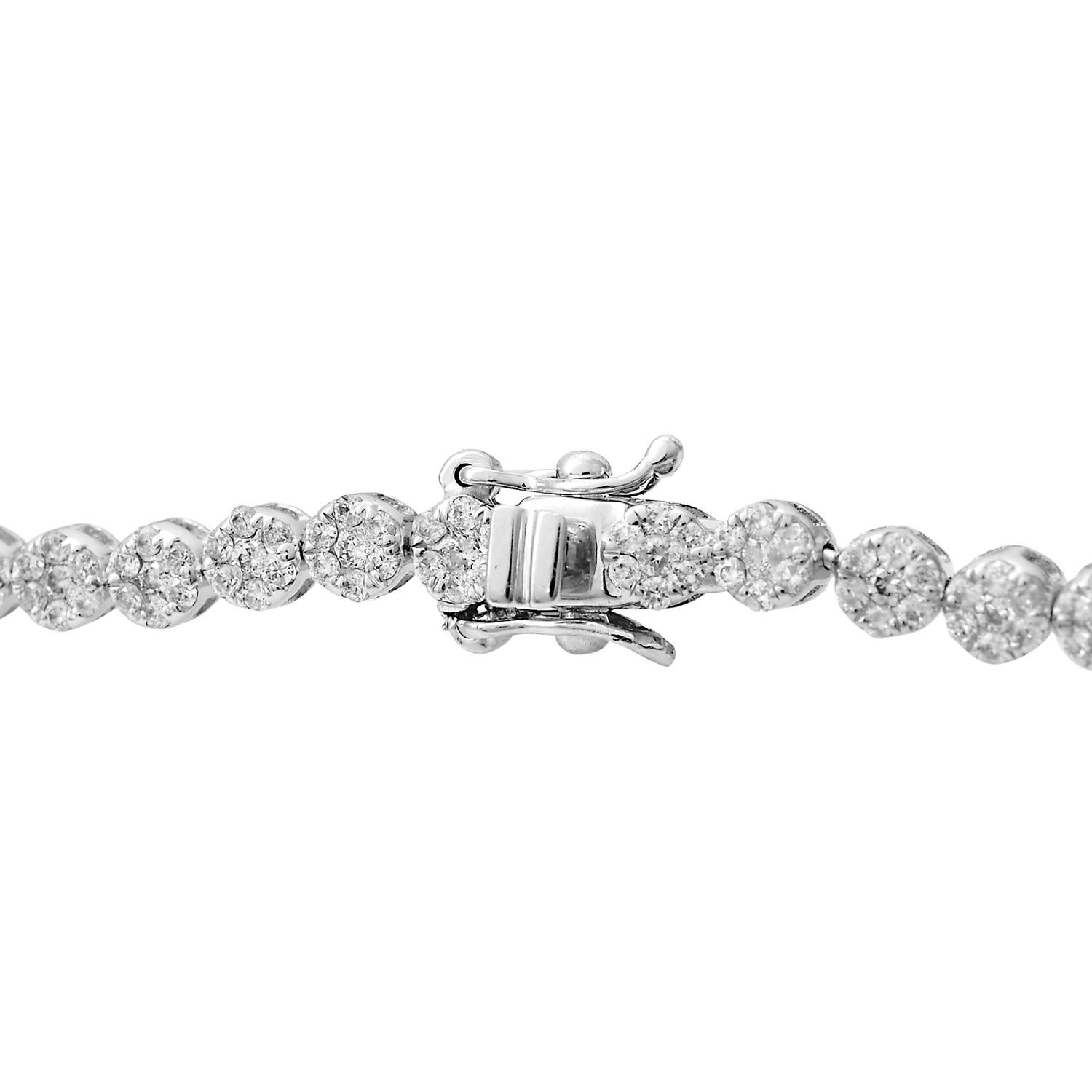 Modern 2.3 Carat SI Clarity HI Color Diamond Bracelet Solid 18 Karat White Gold Jewelry For Sale