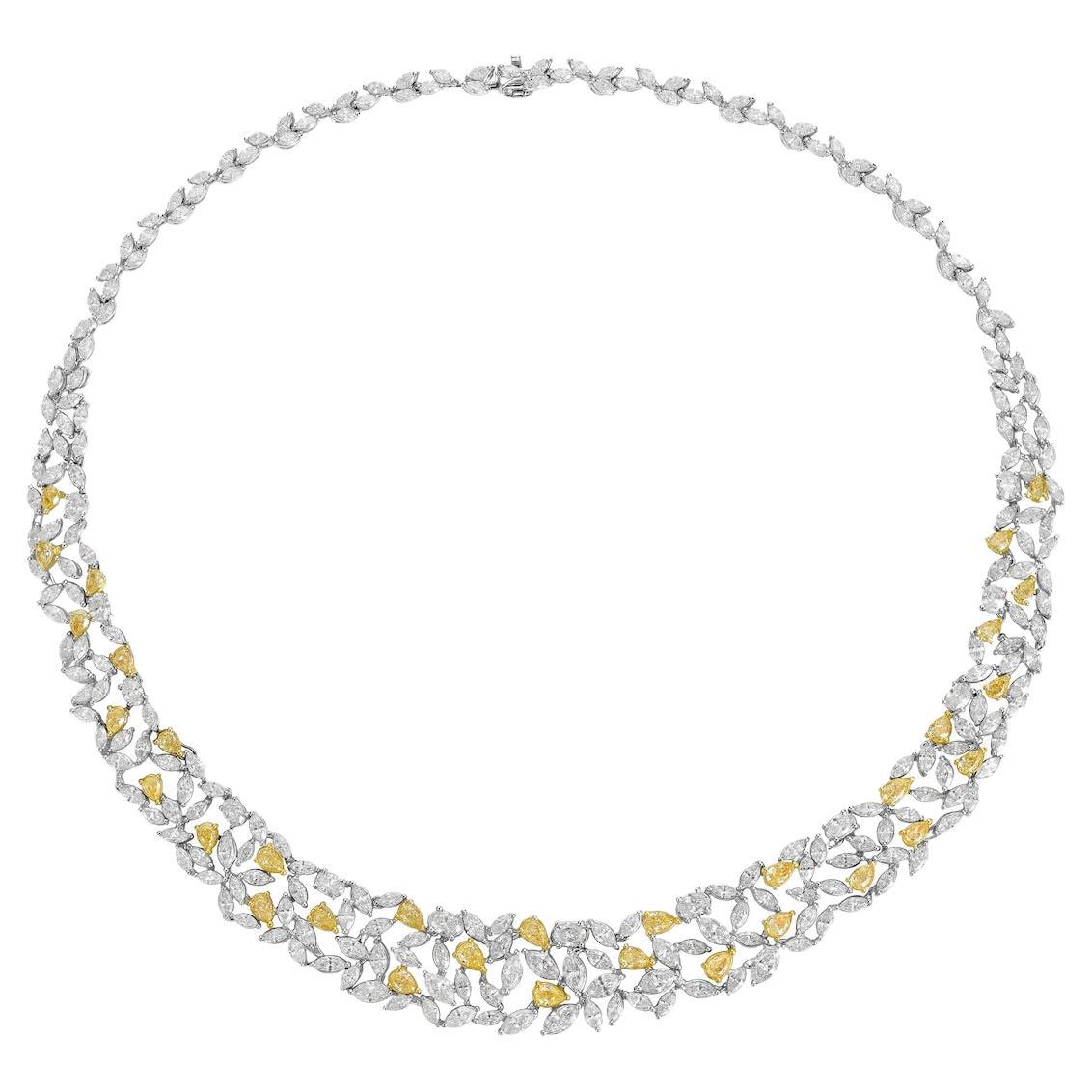 23 Karat Gelbe und weiße Diamant-Halskette im Angebot