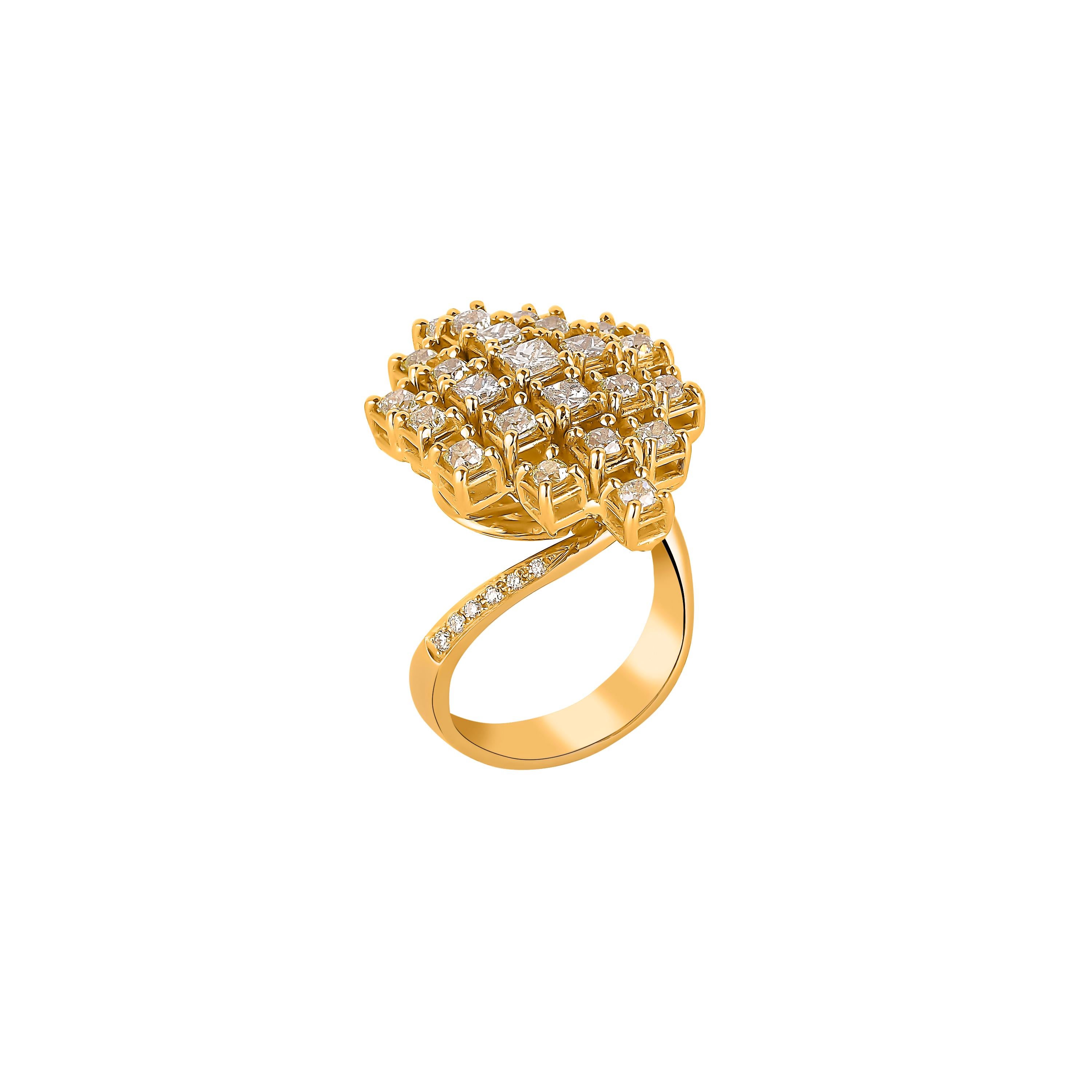 Contemporary 2.3 Carat Yellow Diamond Ring in 18 Karat Yellow Gold For Sale