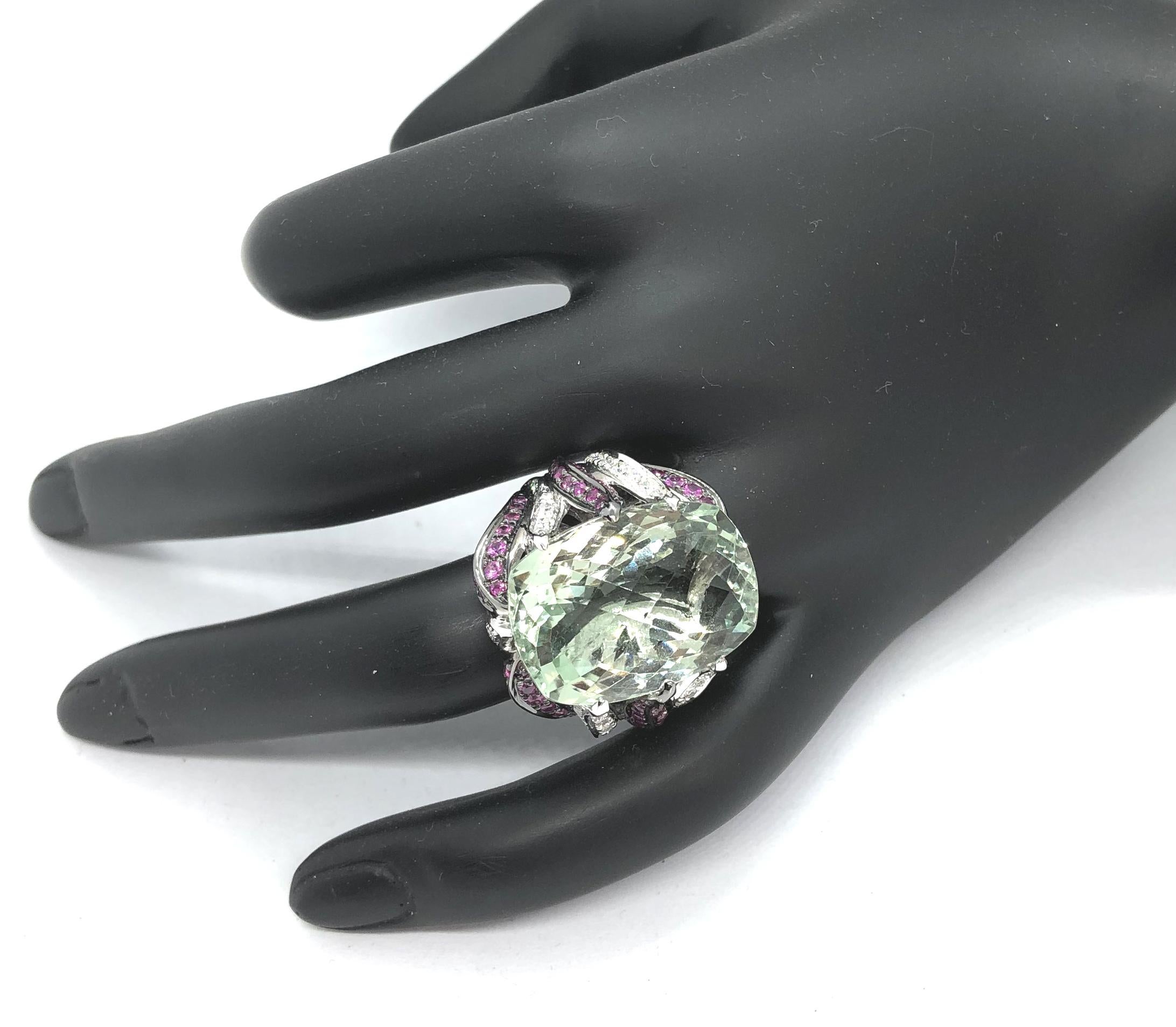 23 Ct Green Prasiolite White Gold Cocktail Ring Diamond and Pink Sapphires Flame For Sale 3