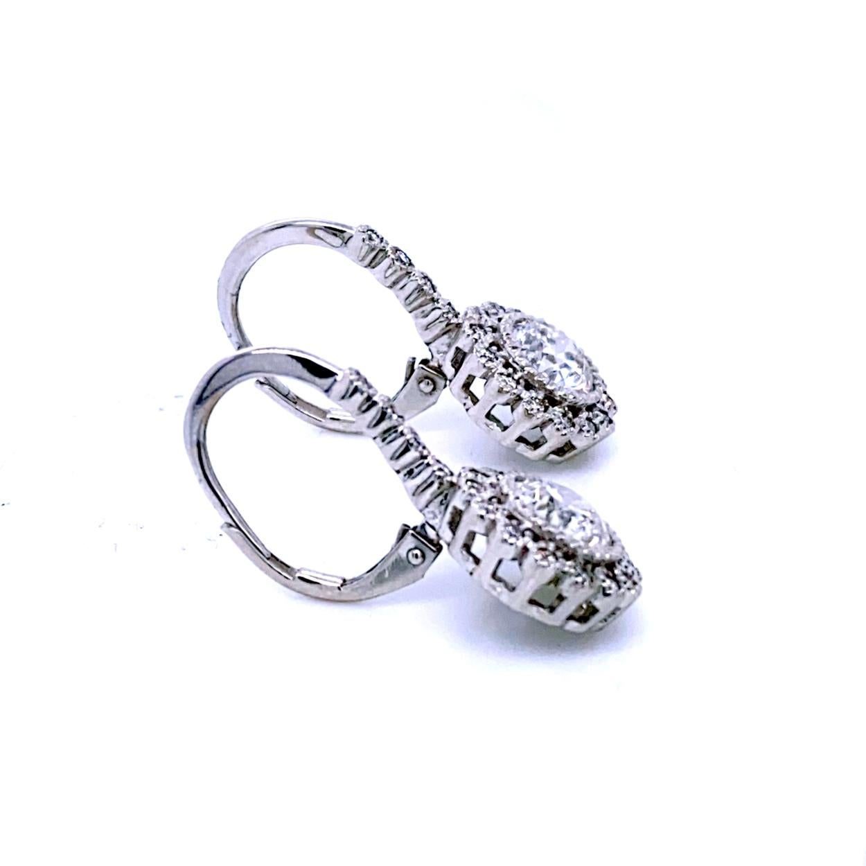 Boucles d'oreilles pendantes en diamants de 2,30 carats avec 2 pièces de  Centre de table et halo RB de 1 carat Neuf - En vente à Los Angeles, CA