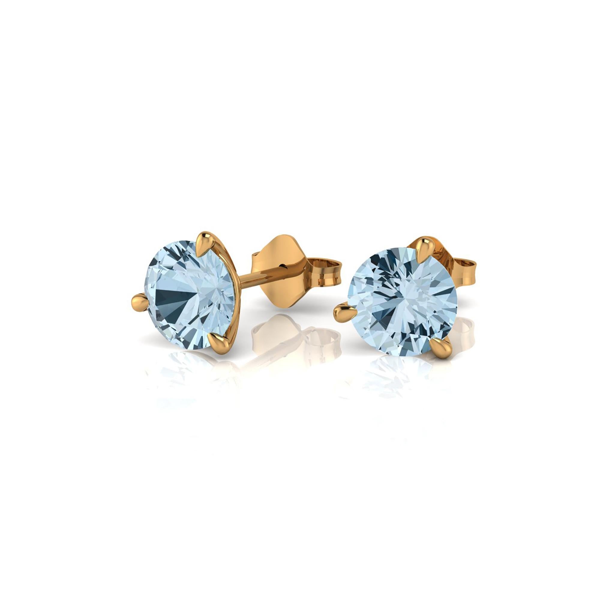 2.30 carat Aquamarine Martini ear-studs, hand made in 18k yellow gold in New York City with the best Italian craftsmanship,

Perfect gift for any woman and every age, easy to wear from the office to a special evening out.

