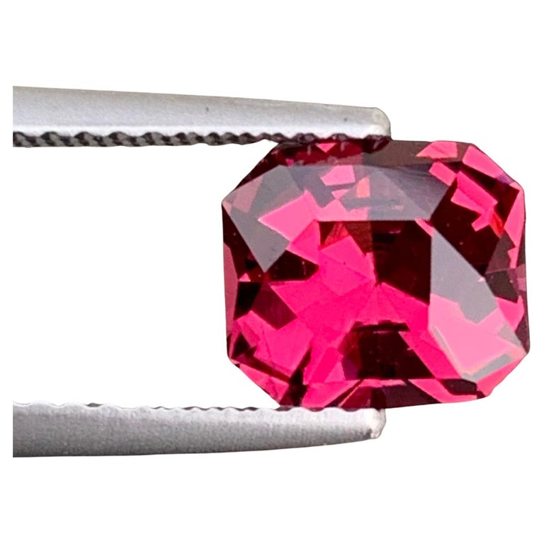 Grenat Rhodolite Rouge Rosâtre naturelle Coupe ovale, 1.13 ct, VS-SI