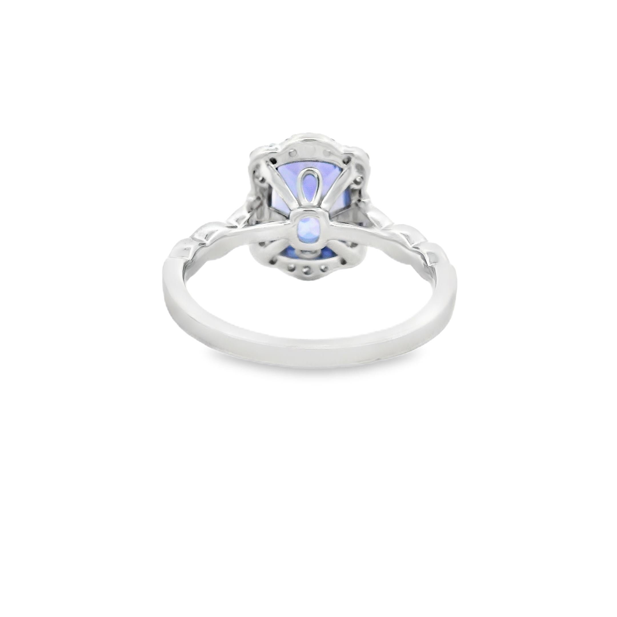 2,30 Karat Cushion Tansanit und Diamant Halo Ring in 14K Weißgold Größe 7 für Damen oder Herren im Angebot