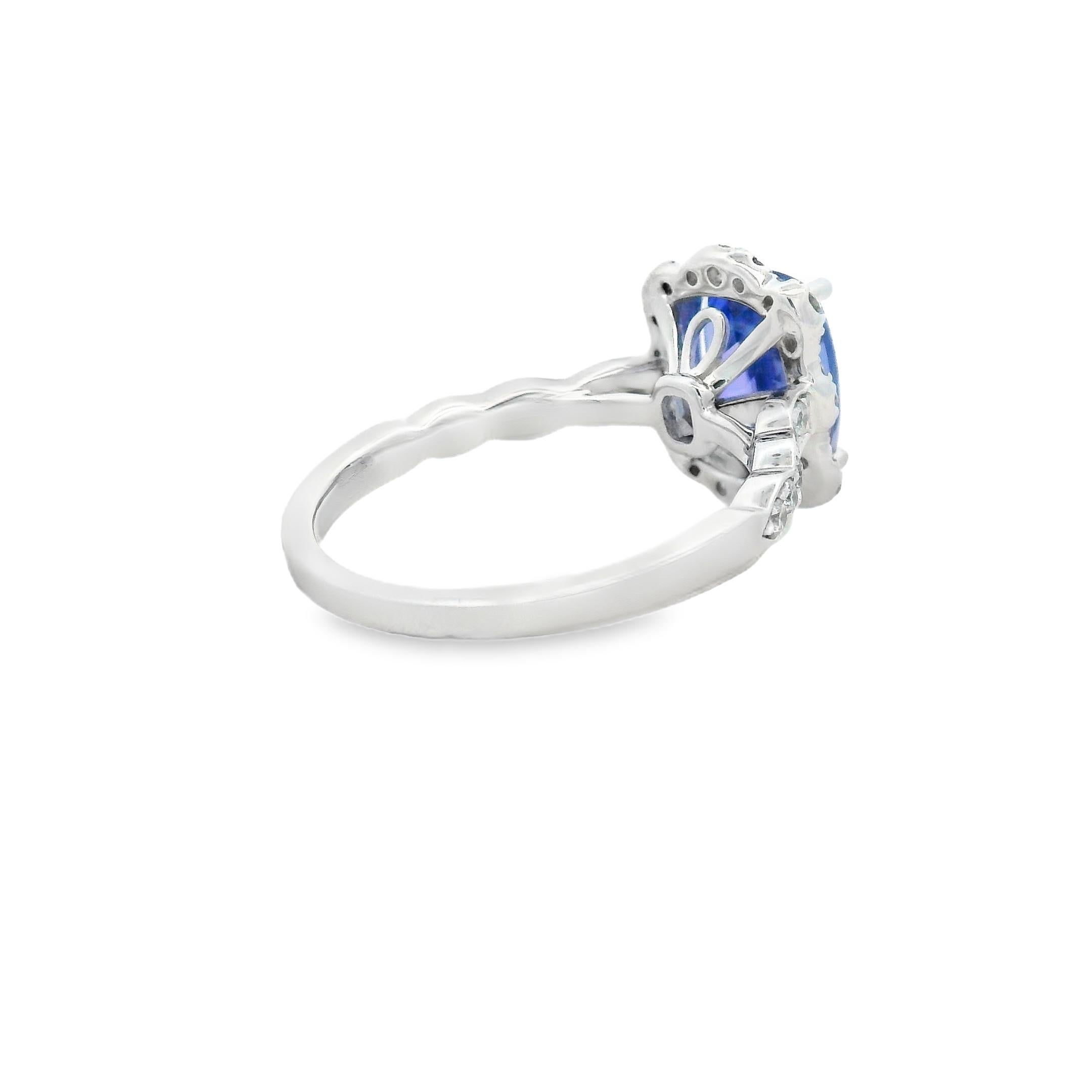 2,30 Karat Cushion Tansanit und Diamant Halo Ring in 14K Weißgold Größe 7 im Angebot 1